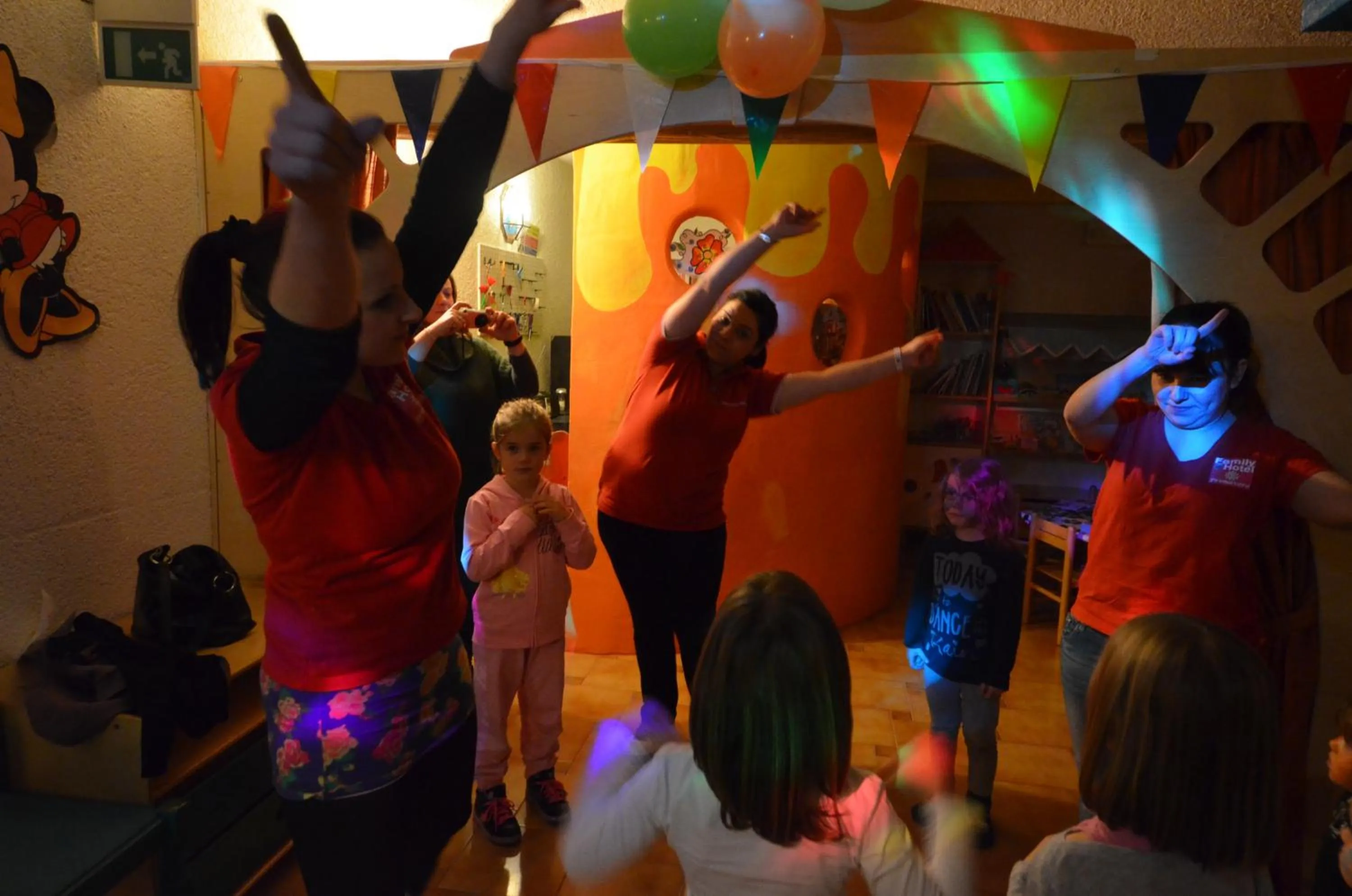 Evening entertainment in Family Hotel Primavera