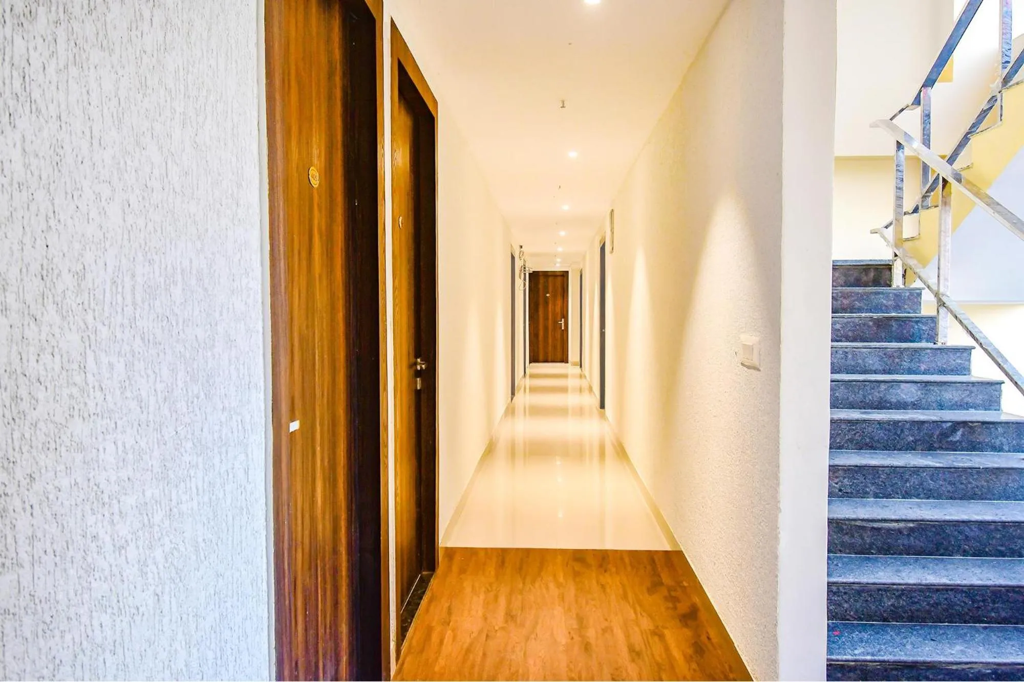 Lobby or reception in Super Townhouse Oak Hotel Lake View Royal Near Science City