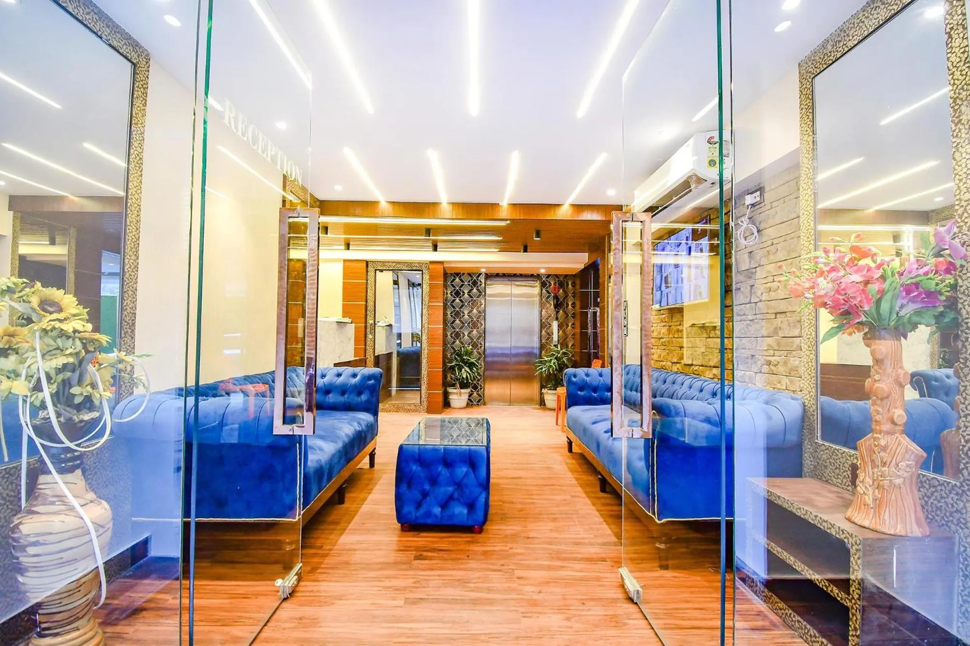 Seating area in Super Townhouse Oak Hotel Lake View Royal Near Science City