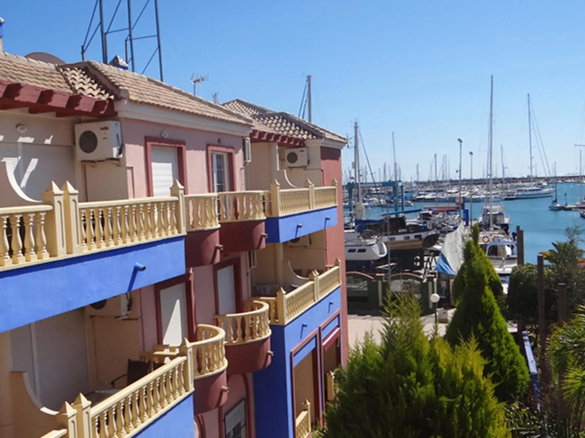 Facade/entrance in Apartamentos Marina Internacional Facade/entrance in Apartamentos Marina Internacional