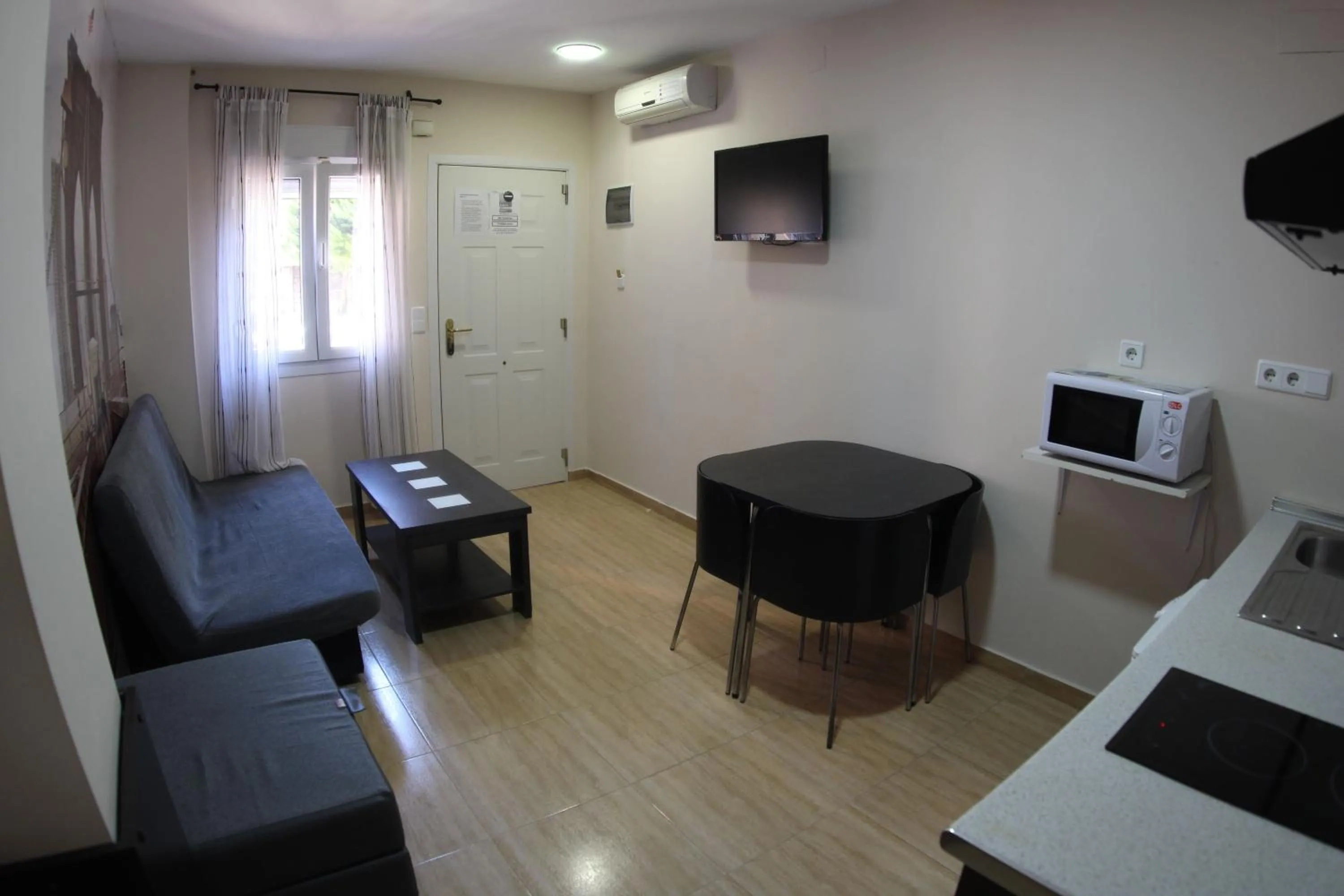TV and multimedia in Apartamentos Marina Internacional