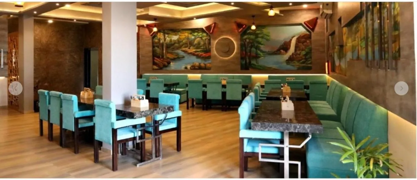 Restaurant/places to eat in Hotel Annpurna Regency