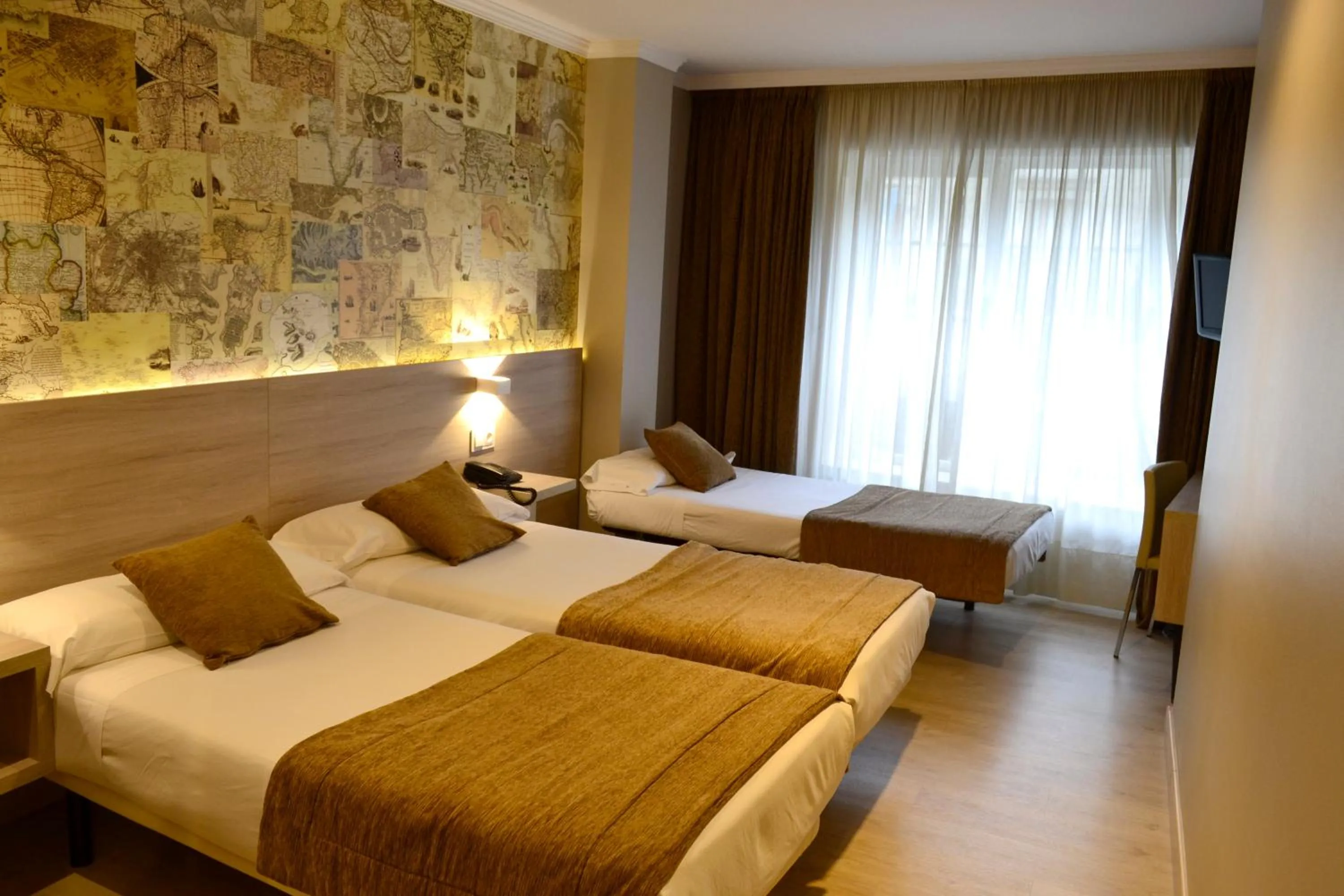 Bed in Hotel Alda San Carlos