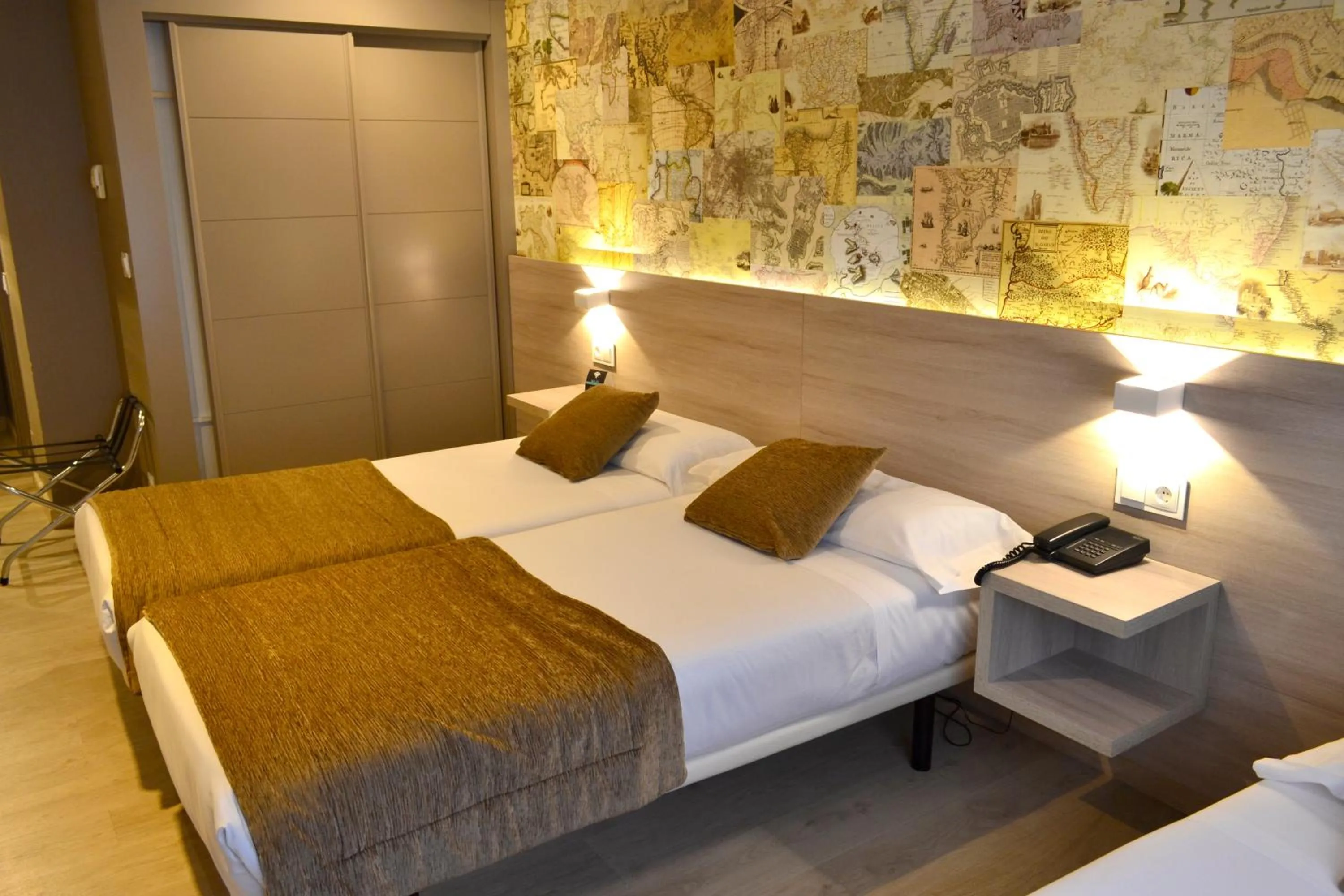 Bed in Hotel Alda San Carlos