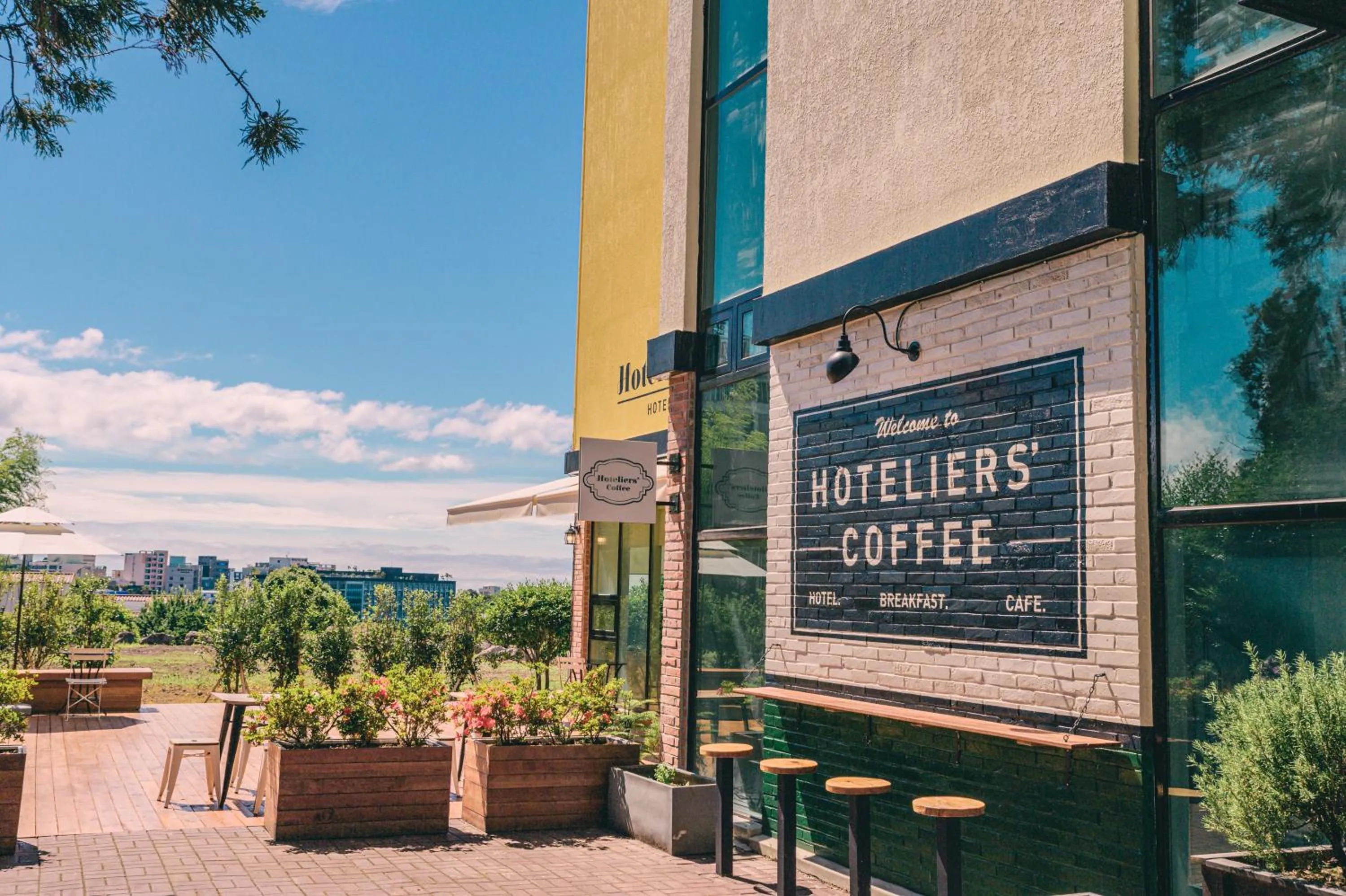 Restaurant/places to eat in Aria Hotel