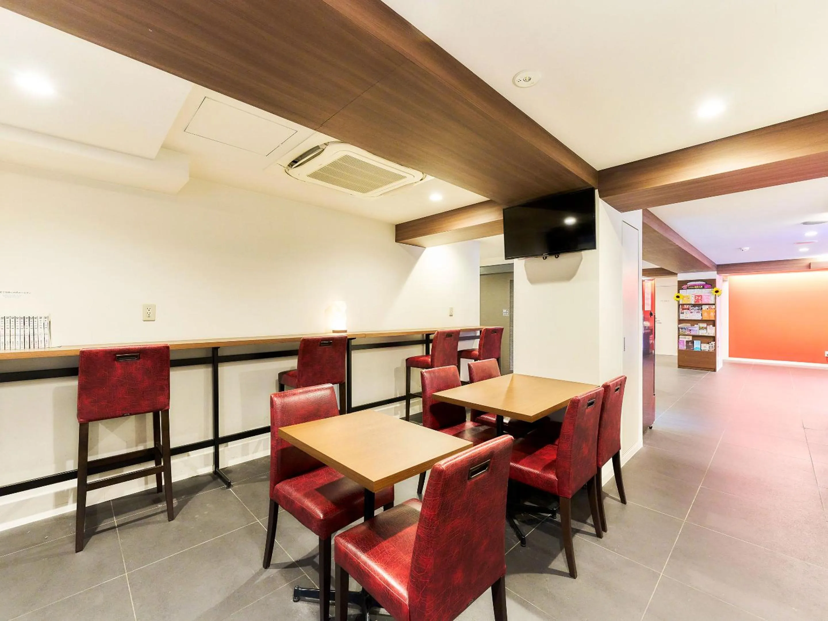 Communal lounge/ TV room in Hotel Meldia Kyotoshijoomiya