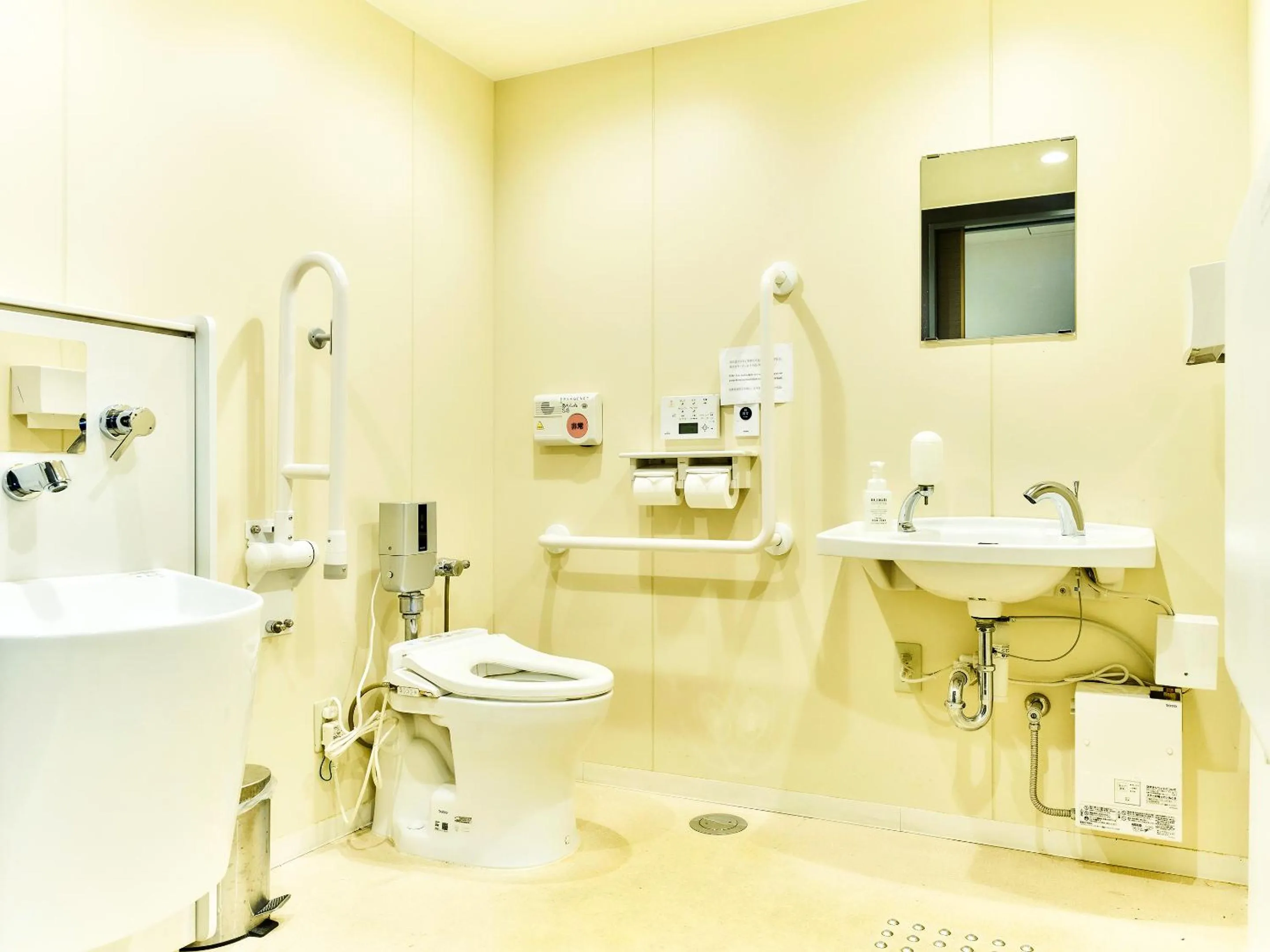 Toilet in Hotel Meldia Kyotoshijoomiya