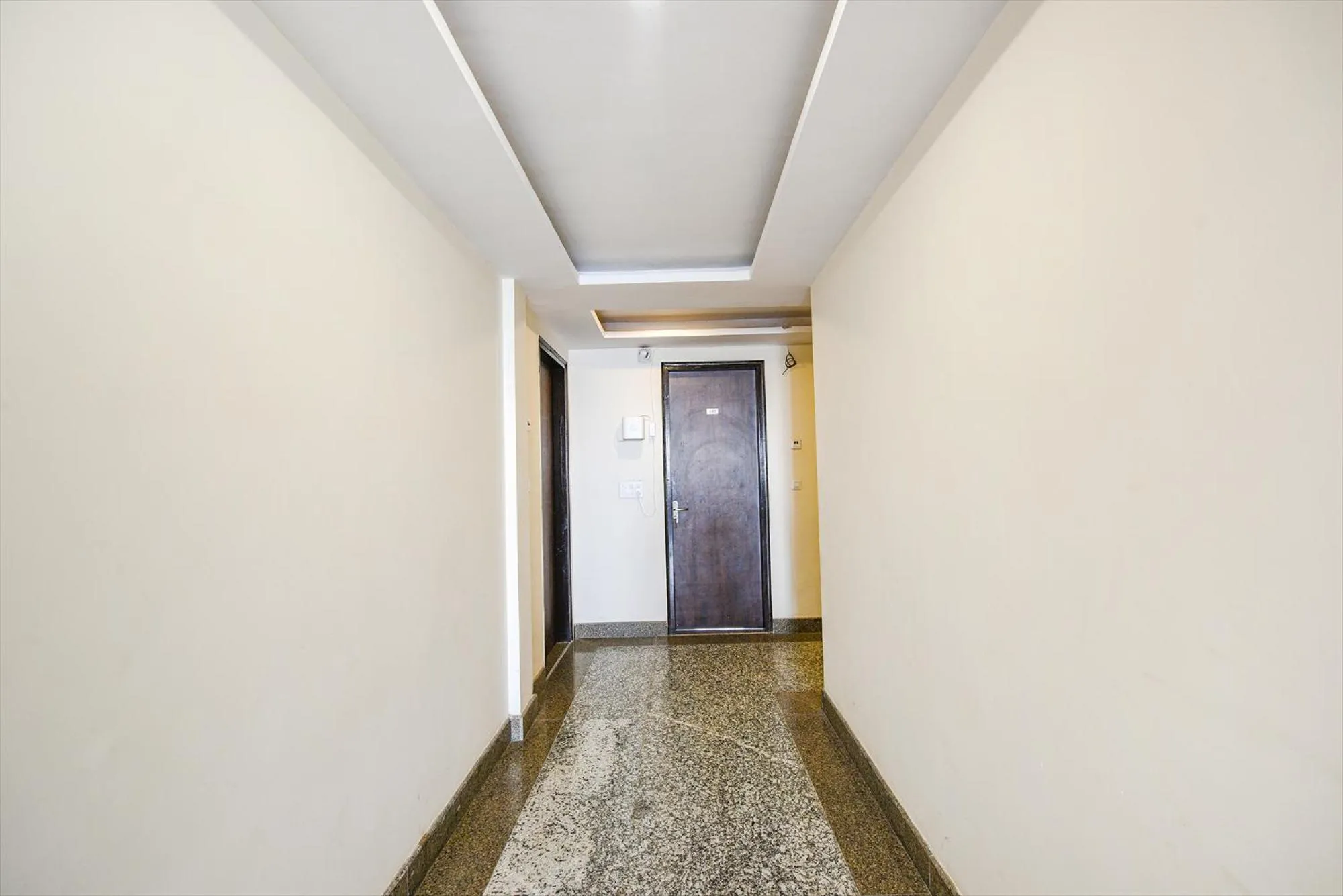 Lobby or reception in FabHotel Jaswinder Bhawan