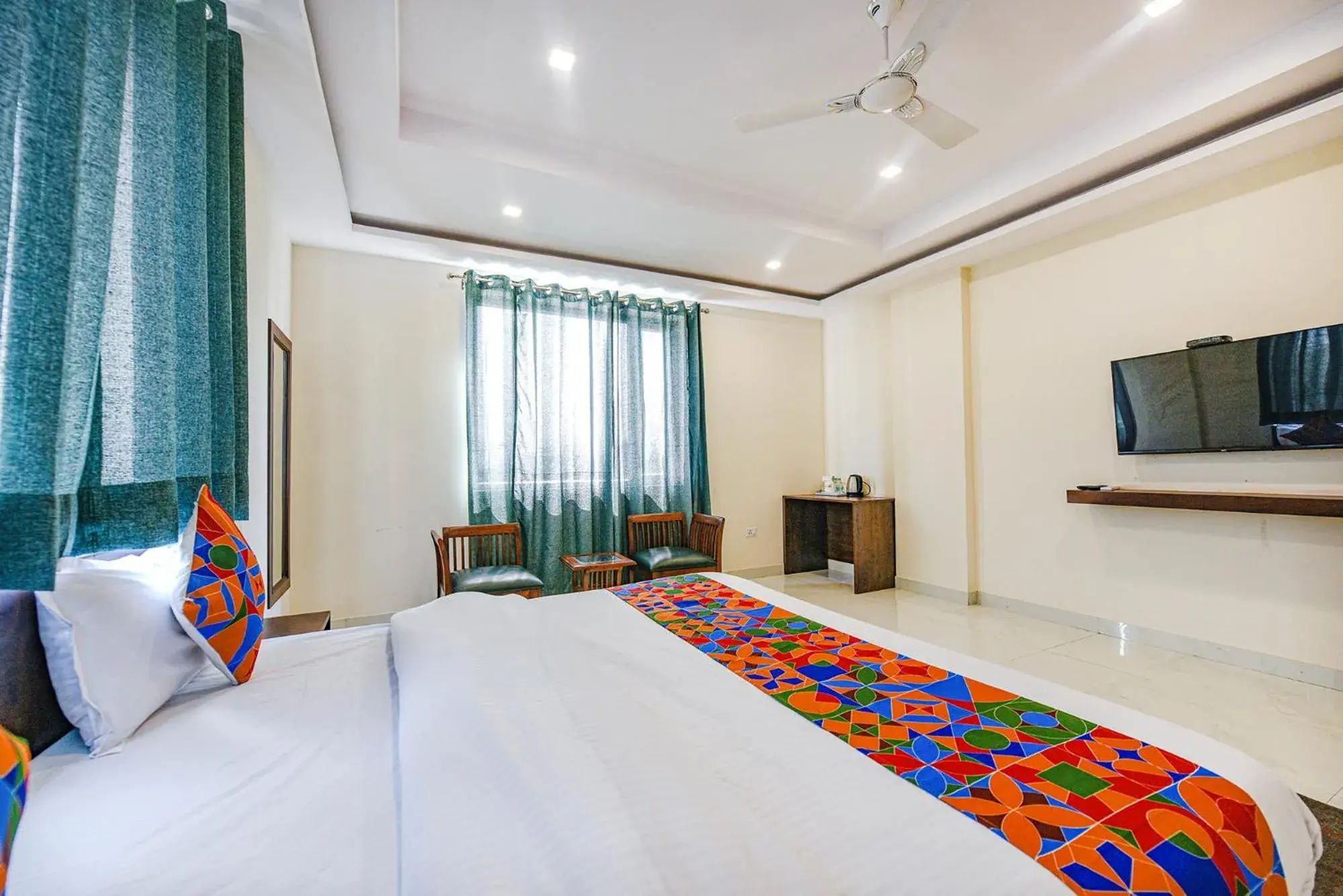 Bed in FabHotel Jaswinder Bhawan Bed in FabHotel Jaswinder Bhawan