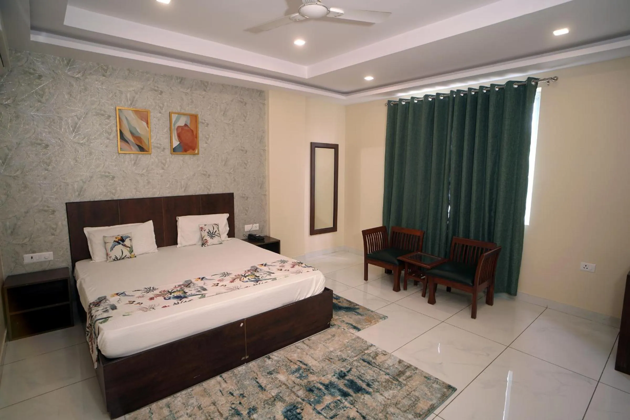 Bedroom, Bed in Jaswinder Bhawan - By The Ganges