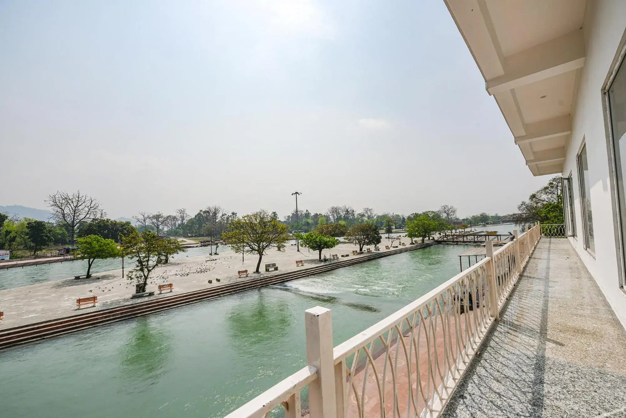 Balcony/Terrace in FabHotel Jaswinder Bhawan Balcony/Terrace in FabHotel Jaswinder Bhawan