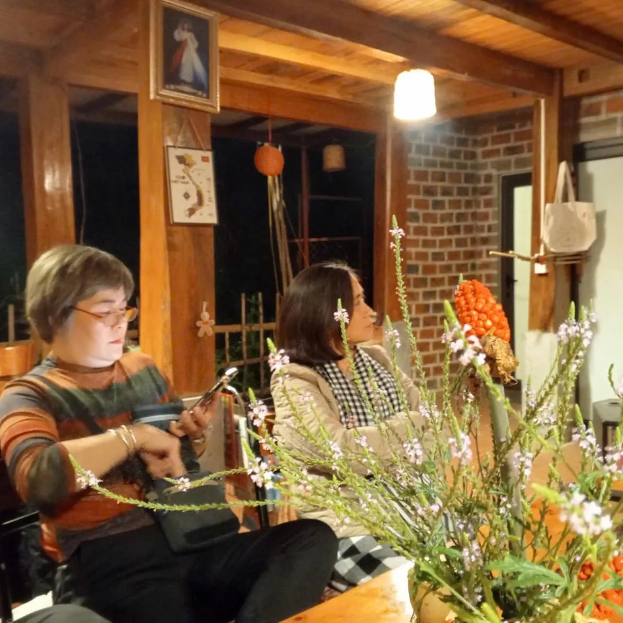 Communal lounge/ TV room in Retreat Home Bản Dọi Mộc Châu