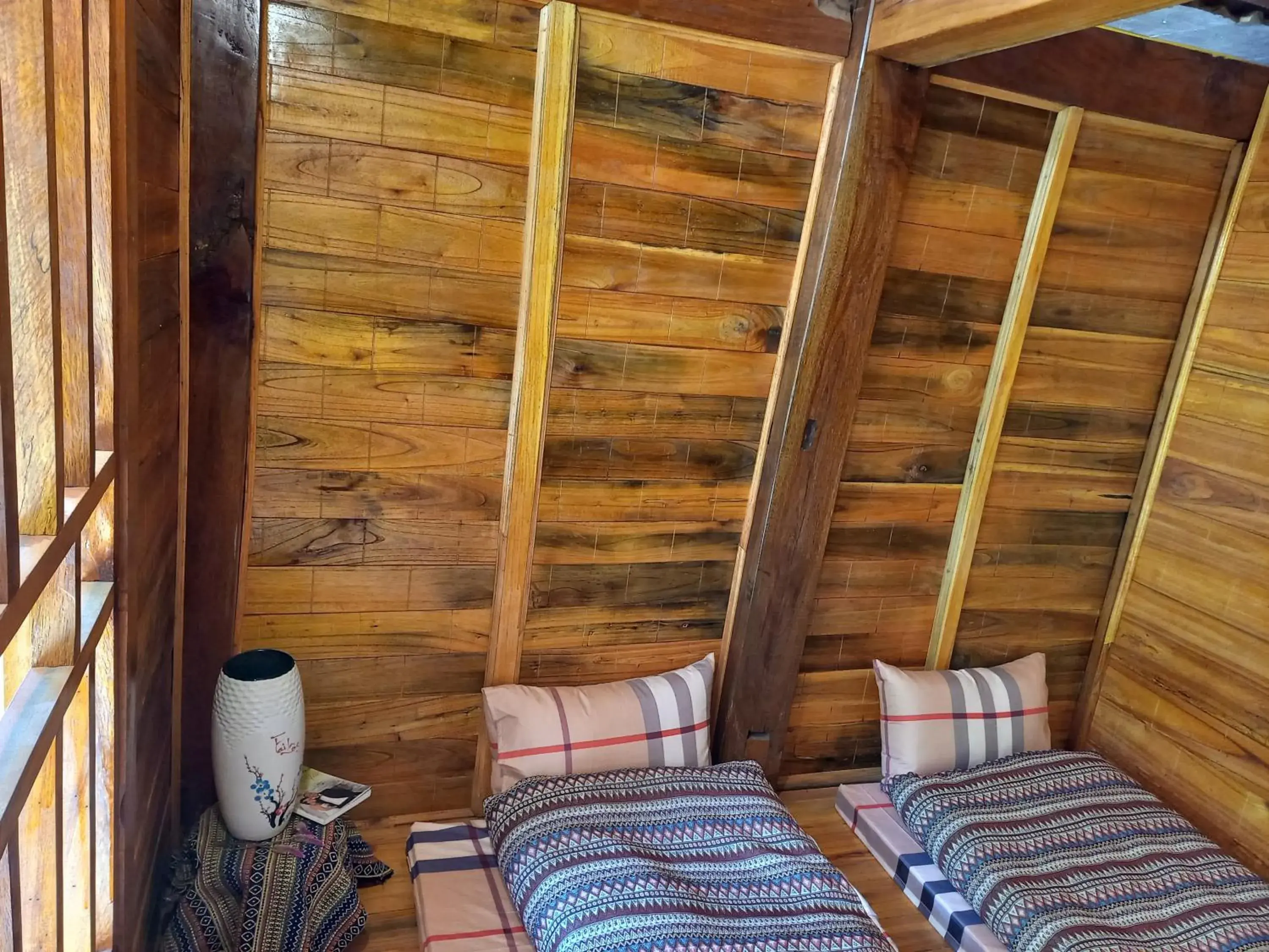 Double or Twin Room with Shared Bathroom - single occupancy in Retreat Home Bản Dọi Mộc Châu Double or Twin Room with Shared Bathroom - single occupancy in Retreat Home Bản Dọi Mộc Châu