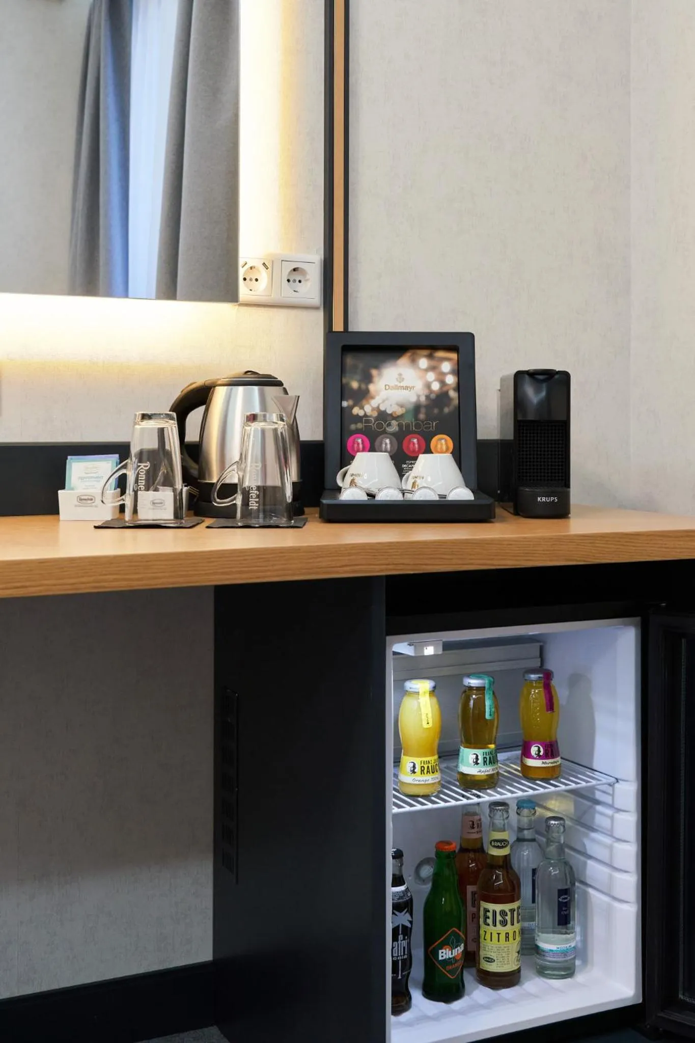 Coffee/tea facilities in WENS Hotel