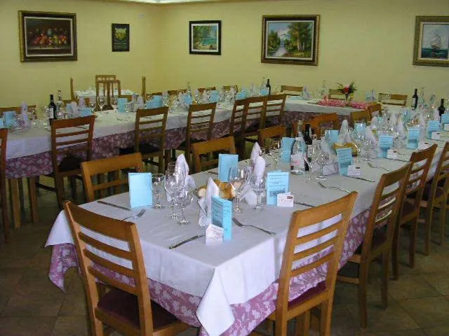 Restaurant/places to eat in Hotel San Juan