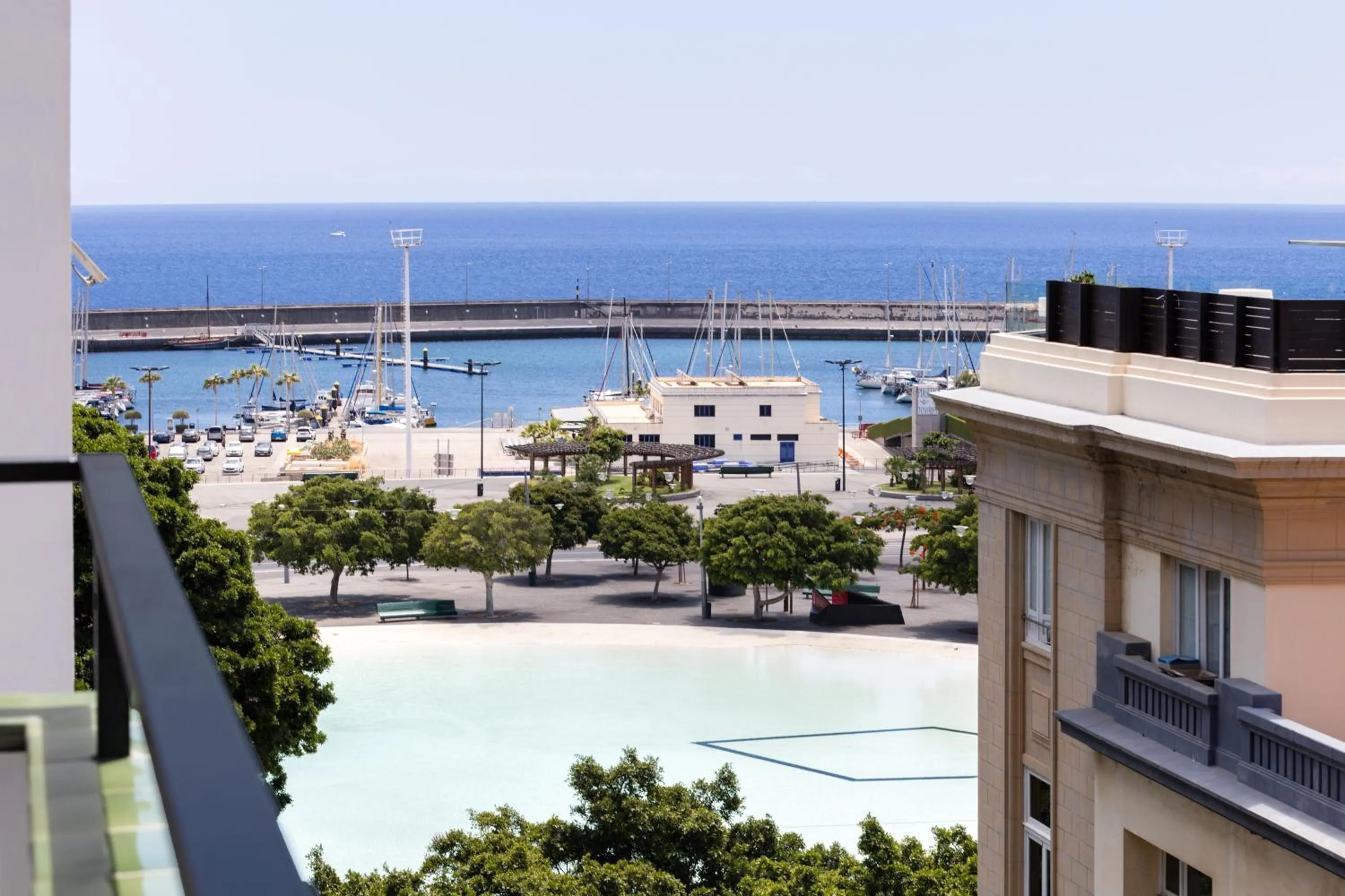 Nearby landmark in La Suite