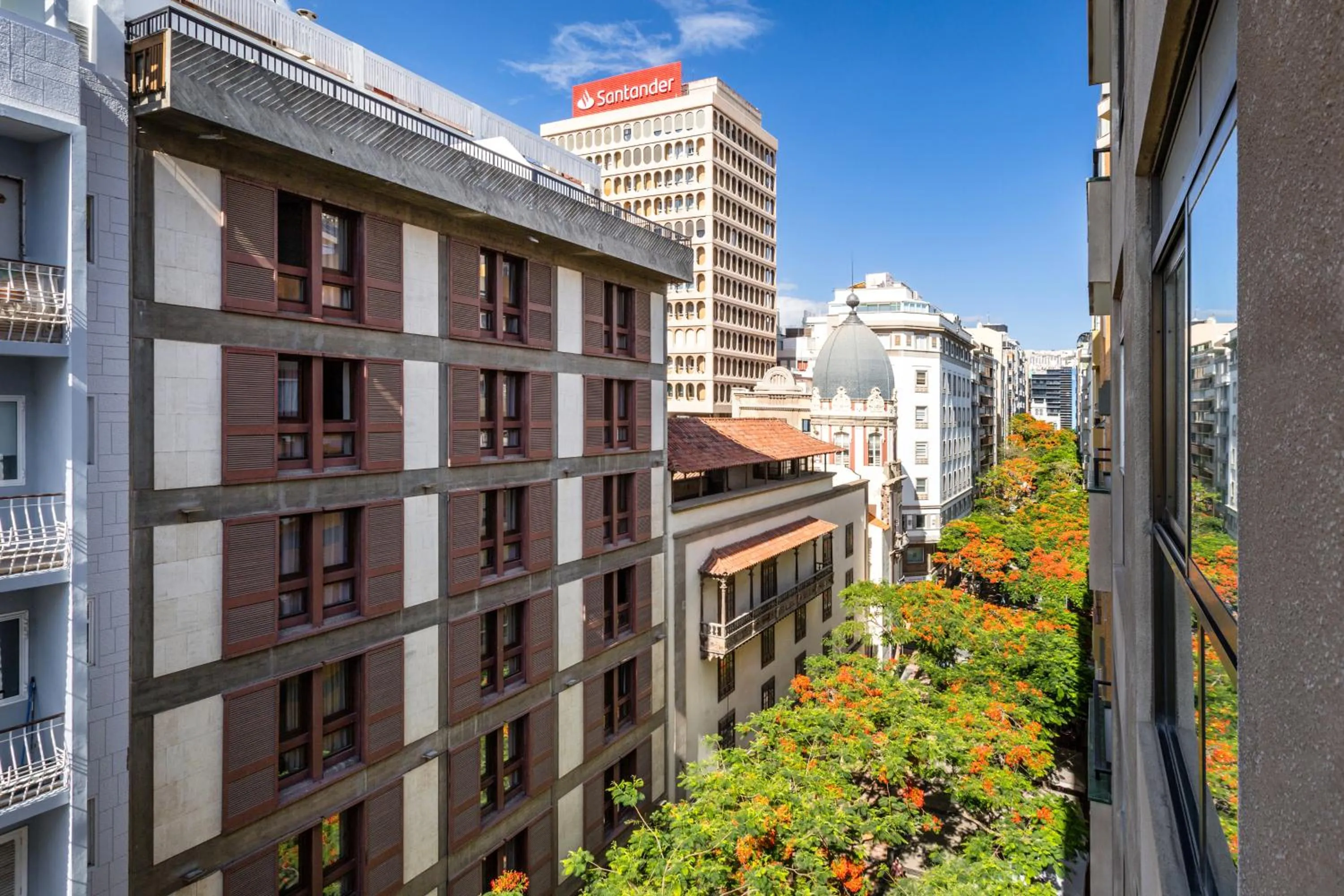 Quiet street view in La Suite