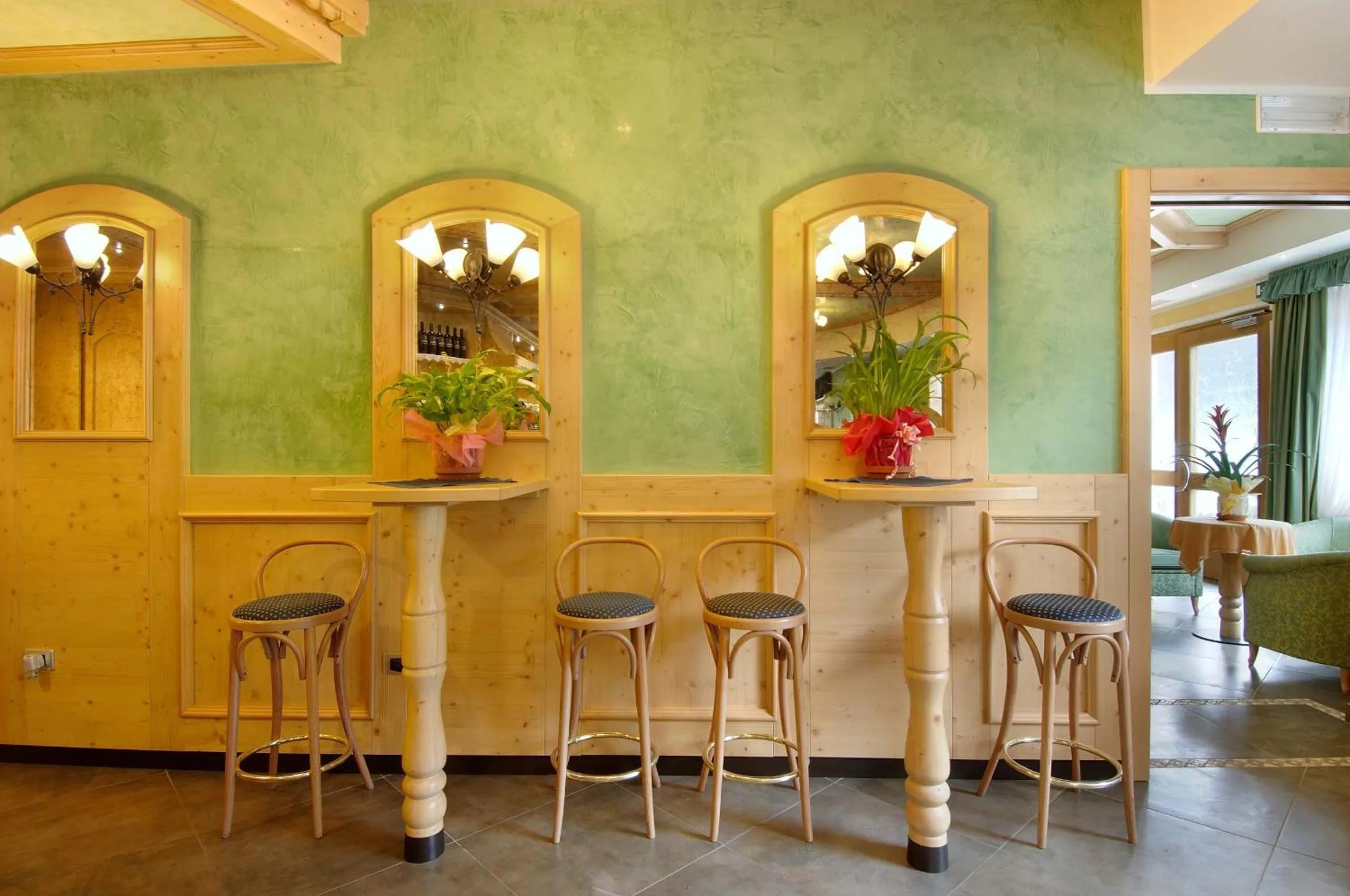 Lounge or bar in Hotel Dolomiti Saone