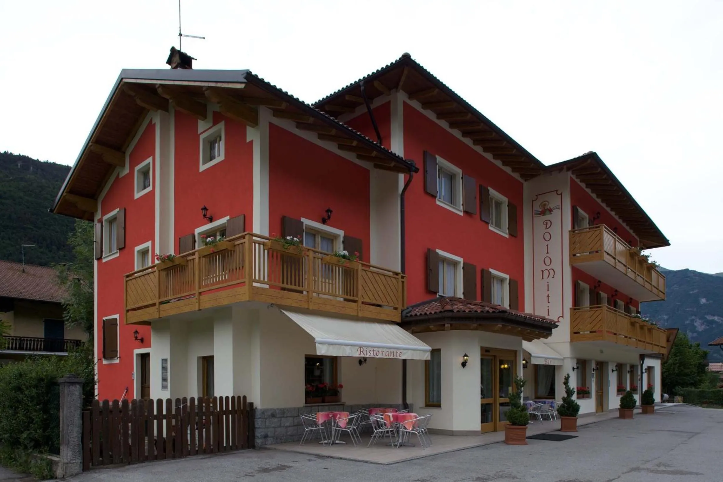 Facade/entrance in Hotel Dolomiti Saone