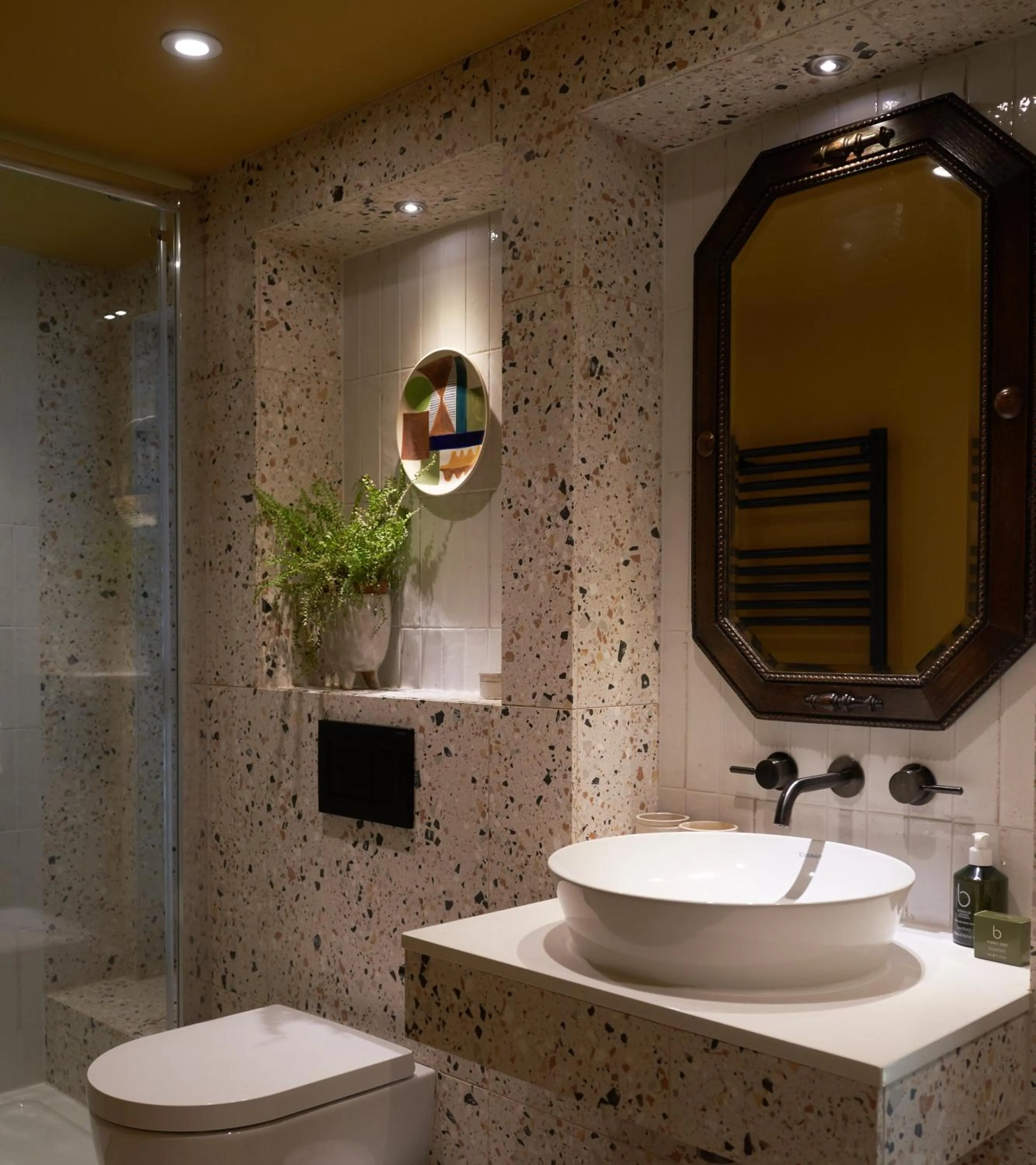 Shower in The Lakes By YOO