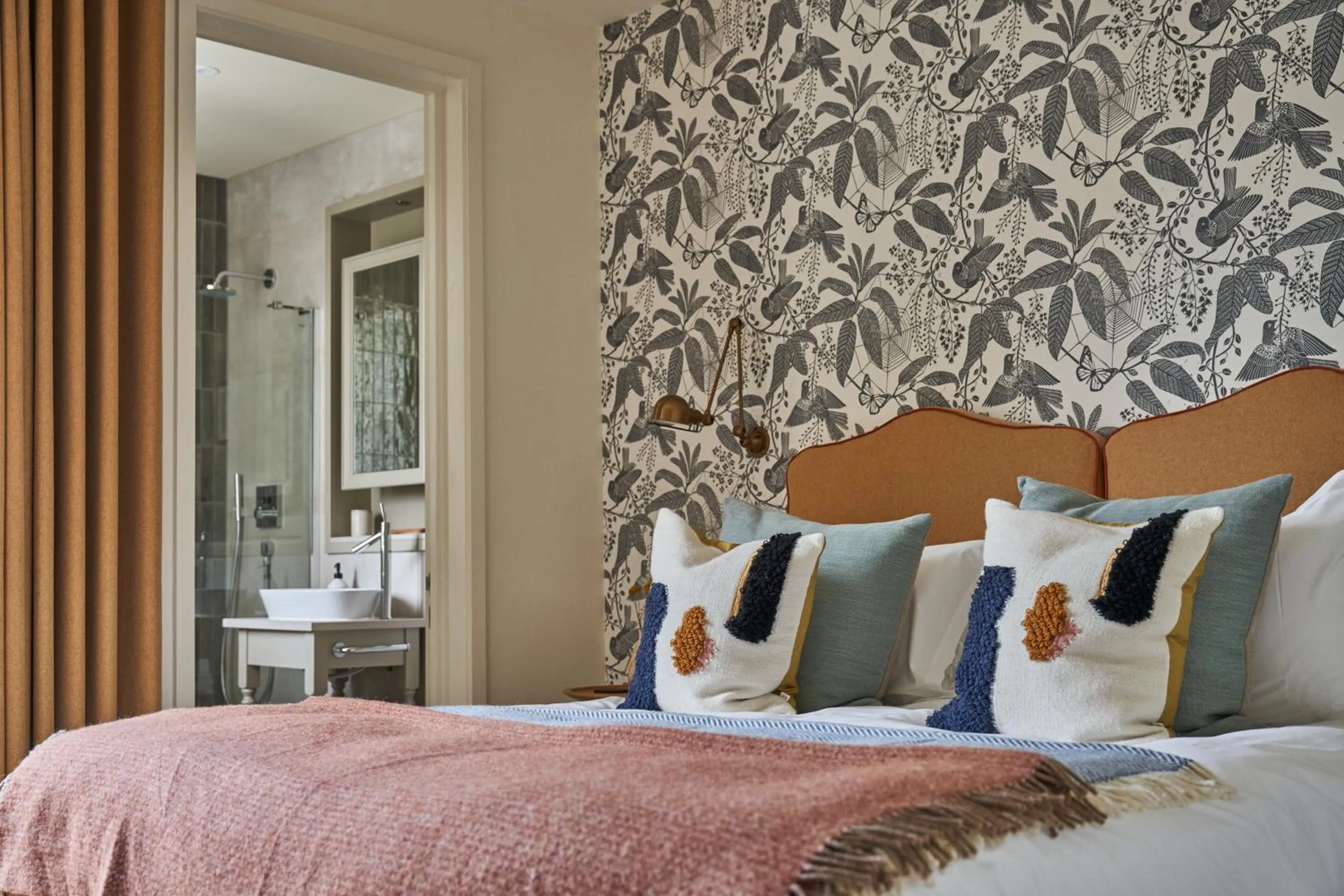 Bed in The Lakes By YOO