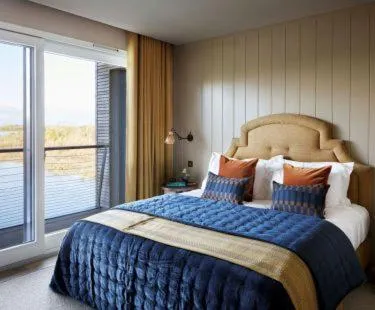 Bed in The Lakes By YOO