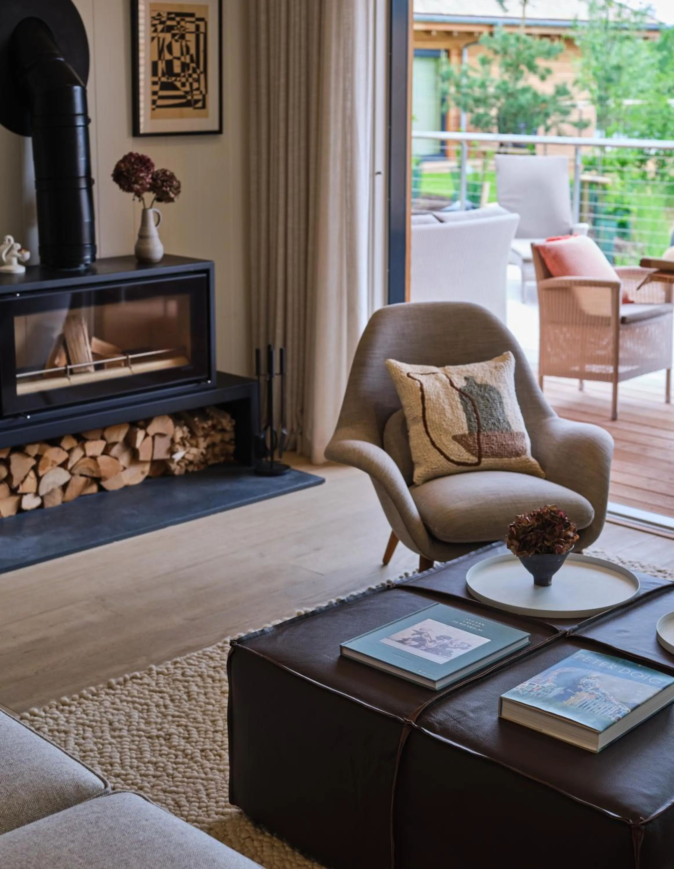 fireplace in The Lakes By YOO