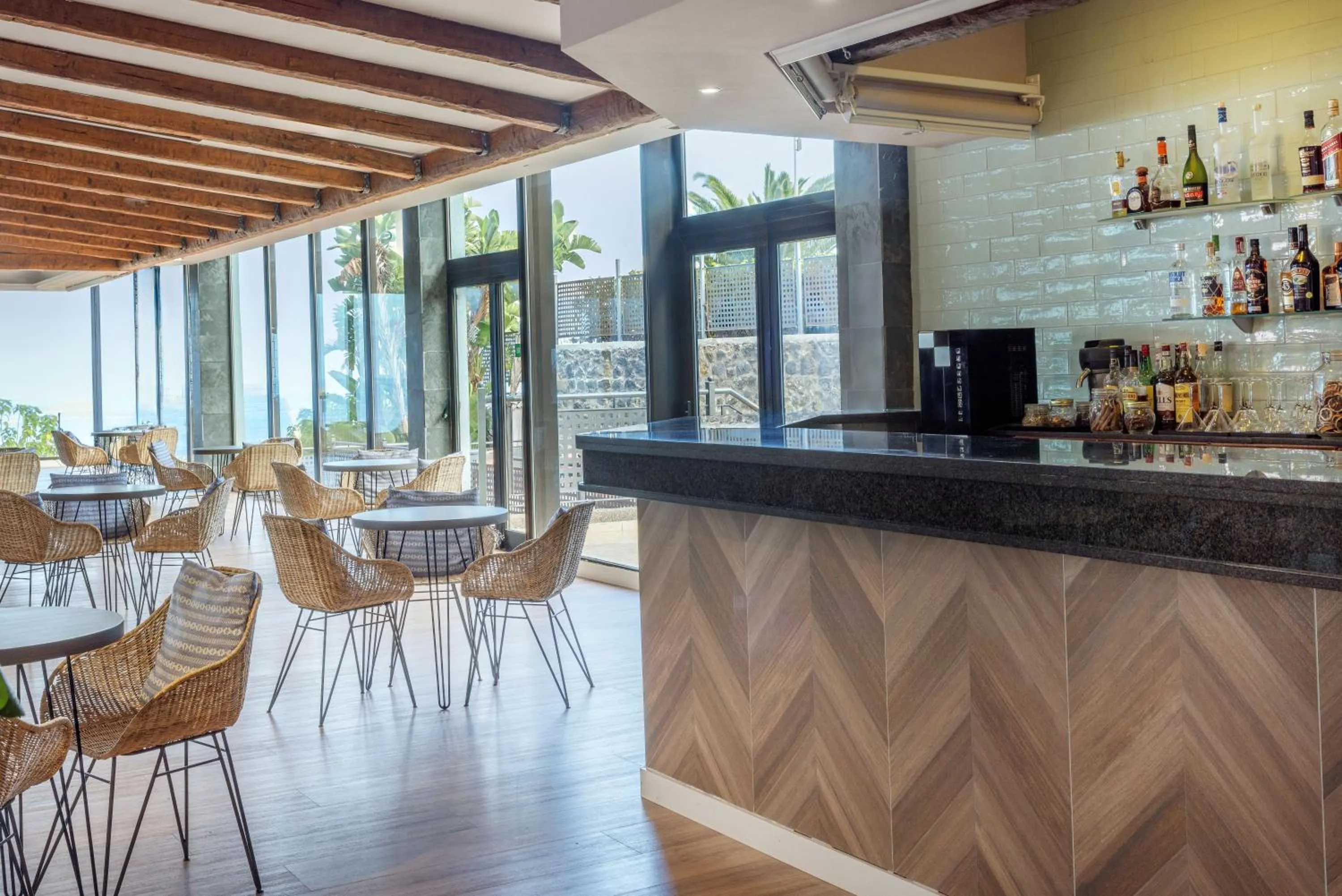 Lounge or bar in AluaSoul Orotava Valley - Adults Only