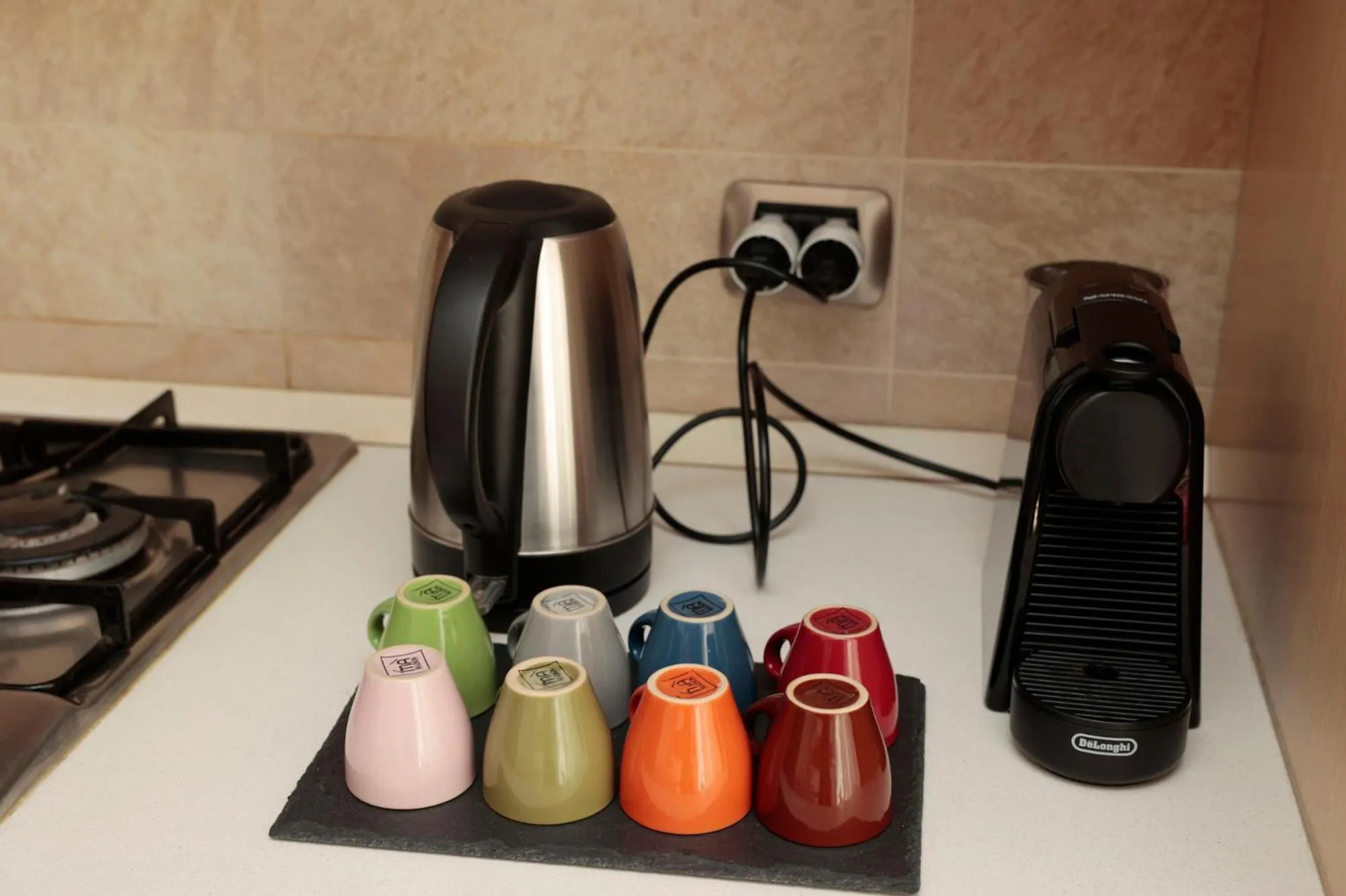 Coffee/tea facilities in Cardinal Vatican Inn