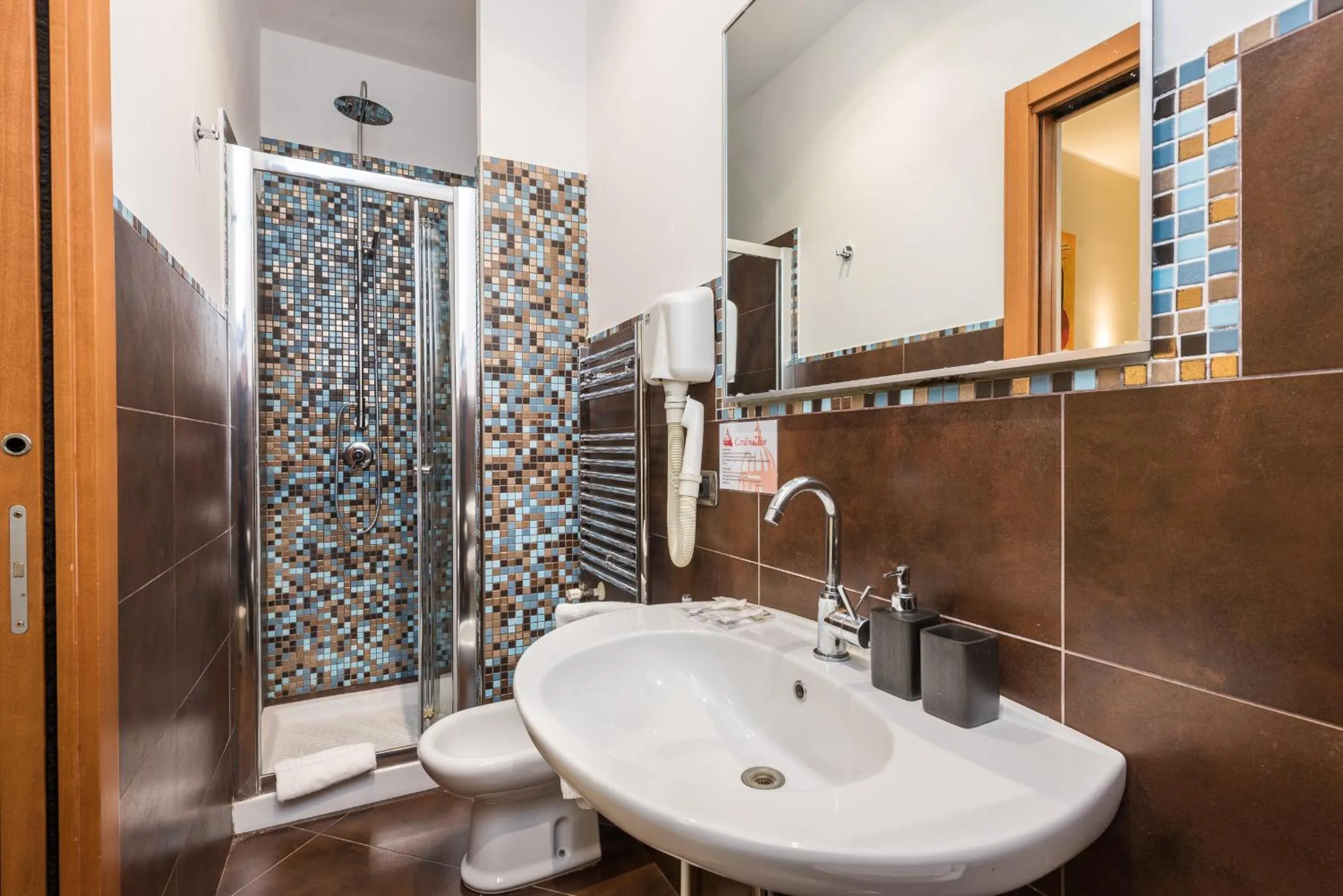 Shower in Cardinal Vatican Inn