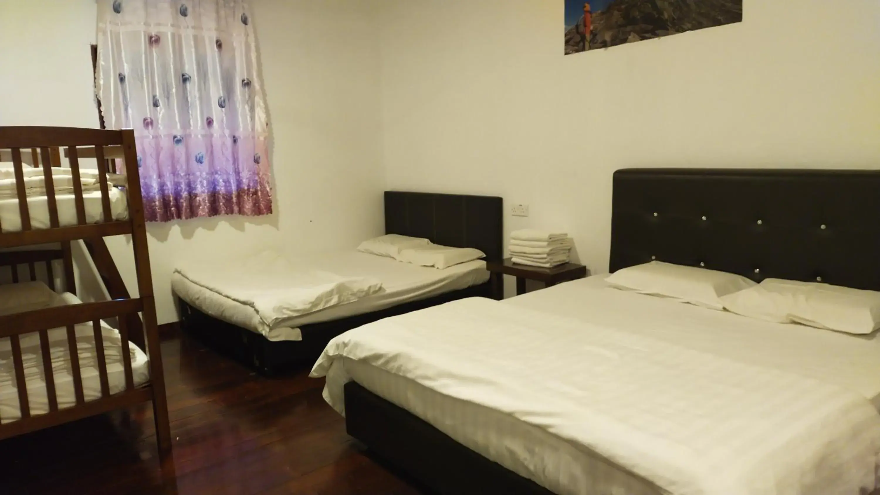 Bed in Happy Garden Bed in Happy Garden