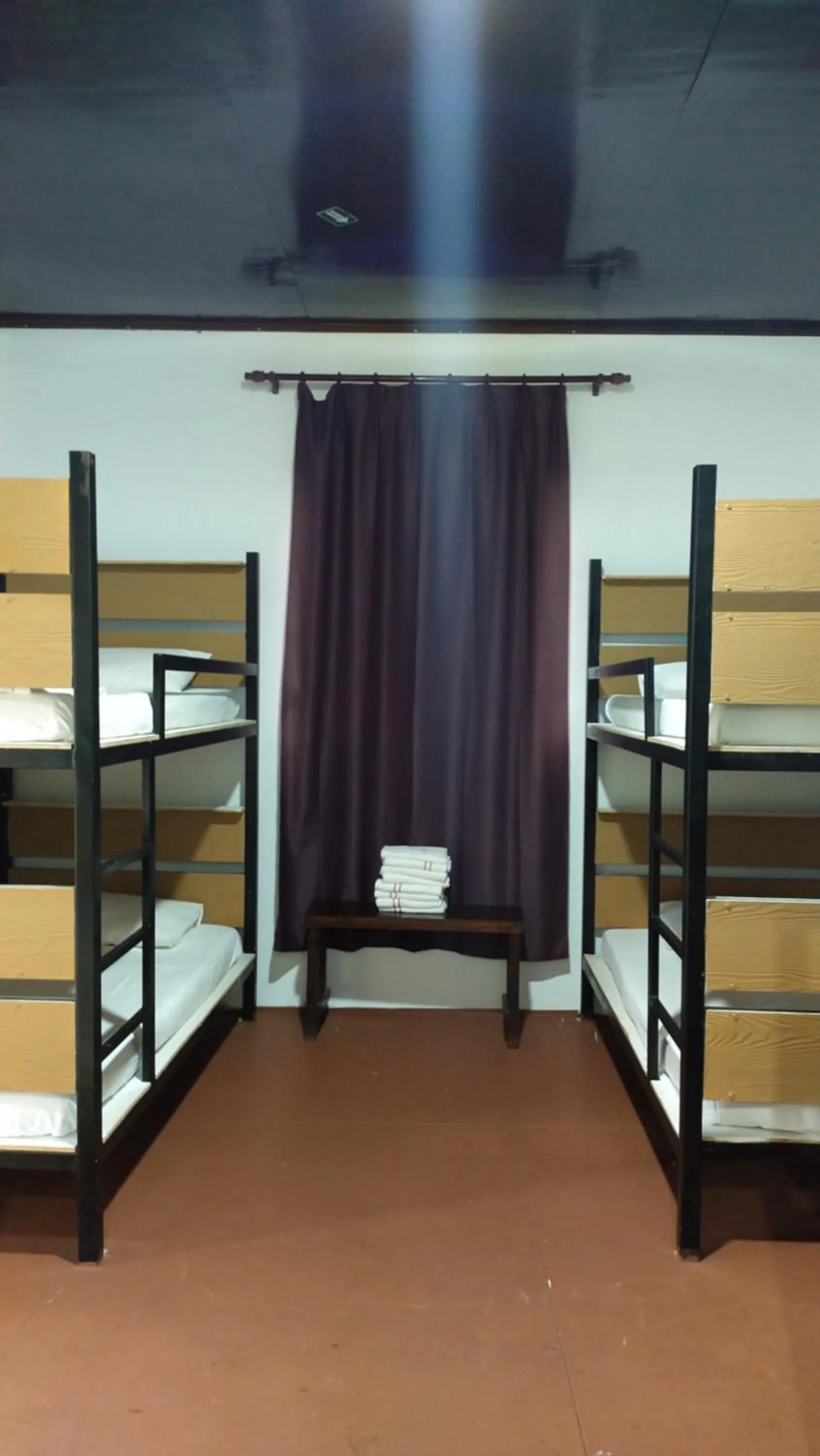 Photo of the whole room, Bed in Happy Garden