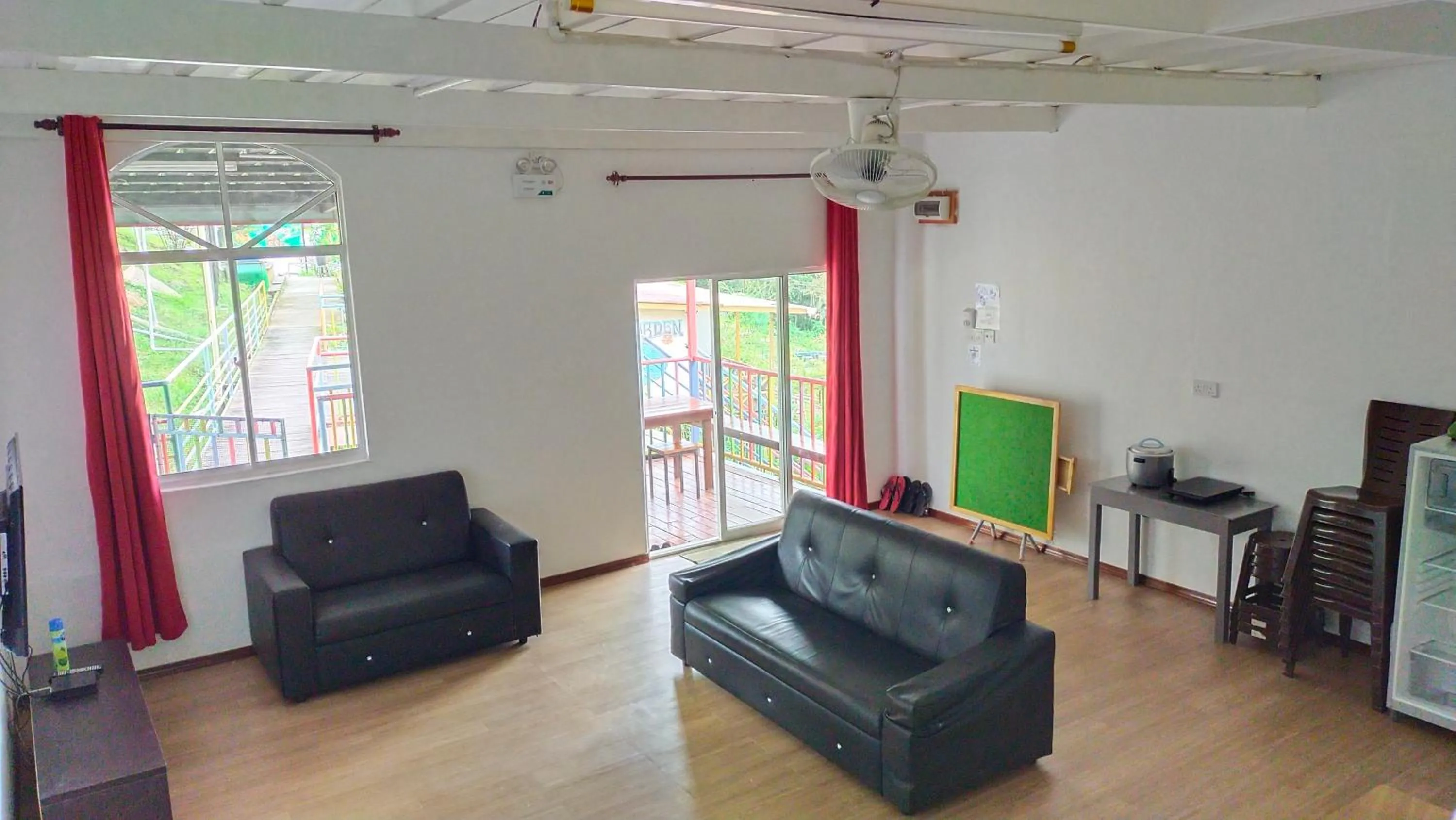 TV and multimedia in Happy Garden