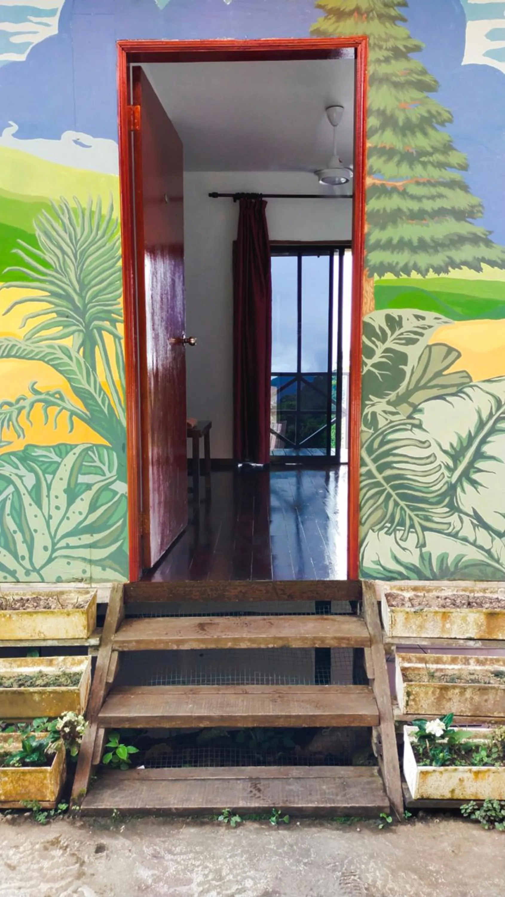 Facade/entrance in Happy Garden