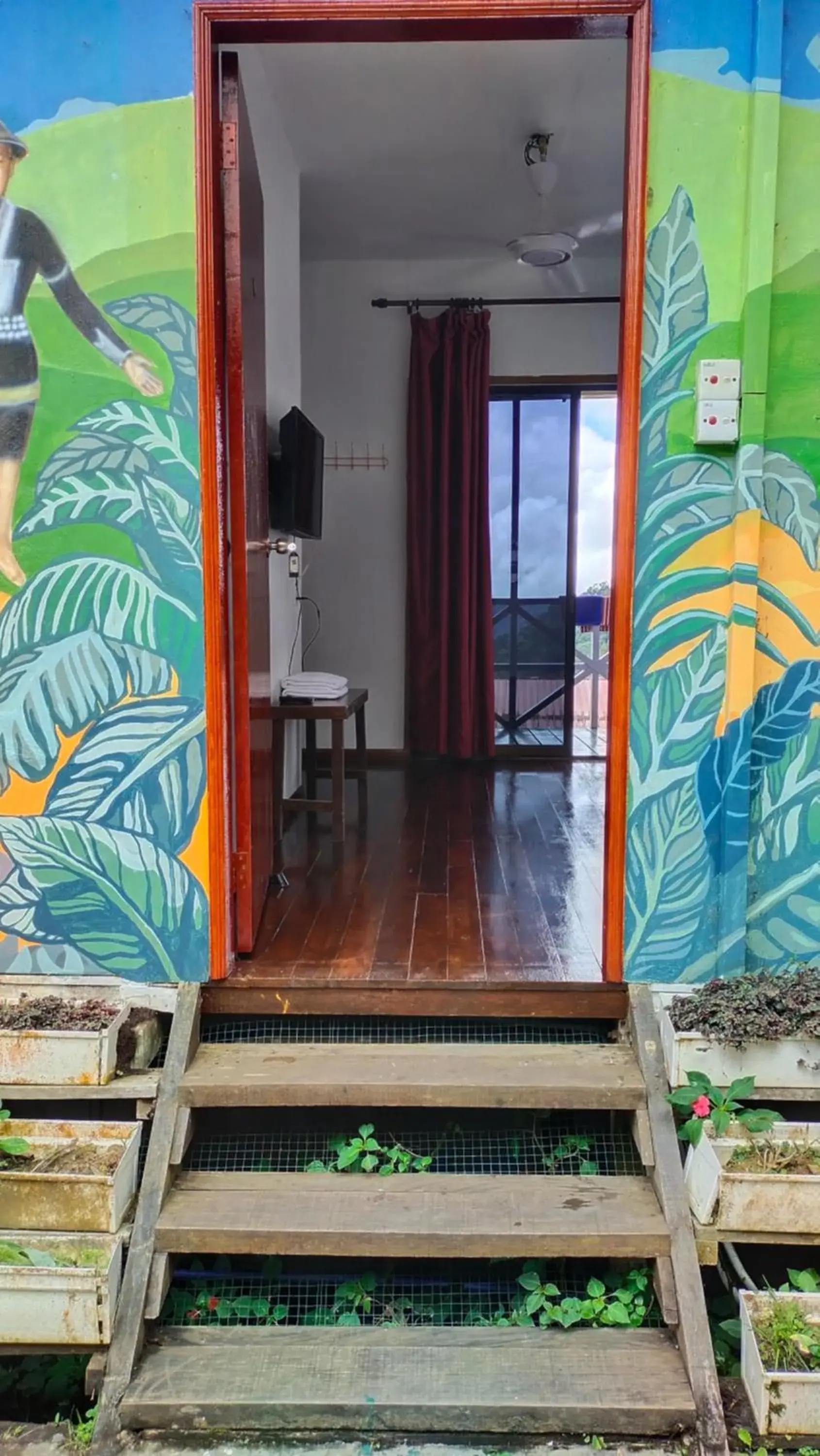 Facade/entrance in Happy Garden Facade/entrance in Happy Garden