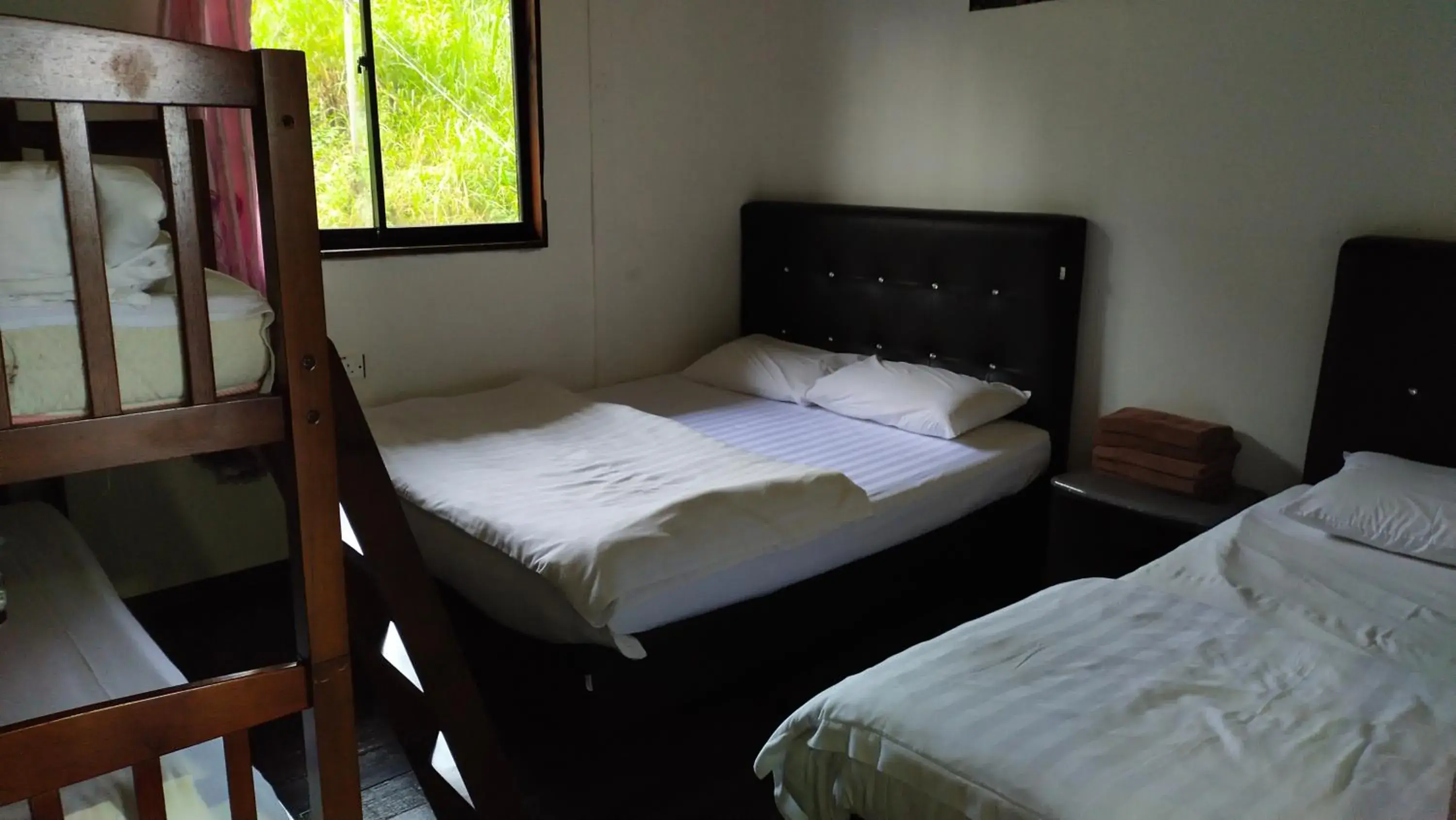 Bedroom, Bed in Happy Garden Bedroom, Bed in Happy Garden