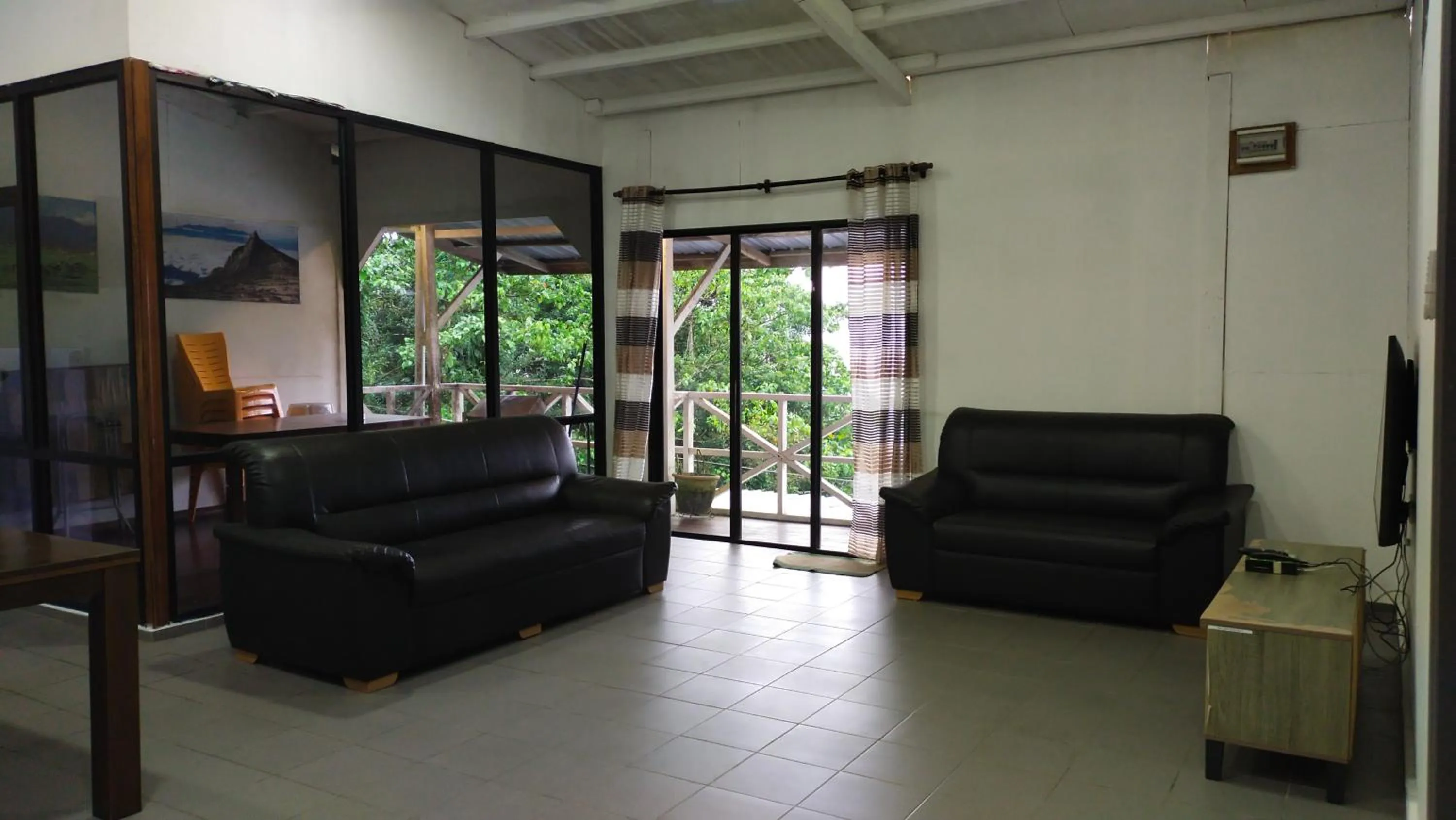 TV and multimedia in Happy Garden