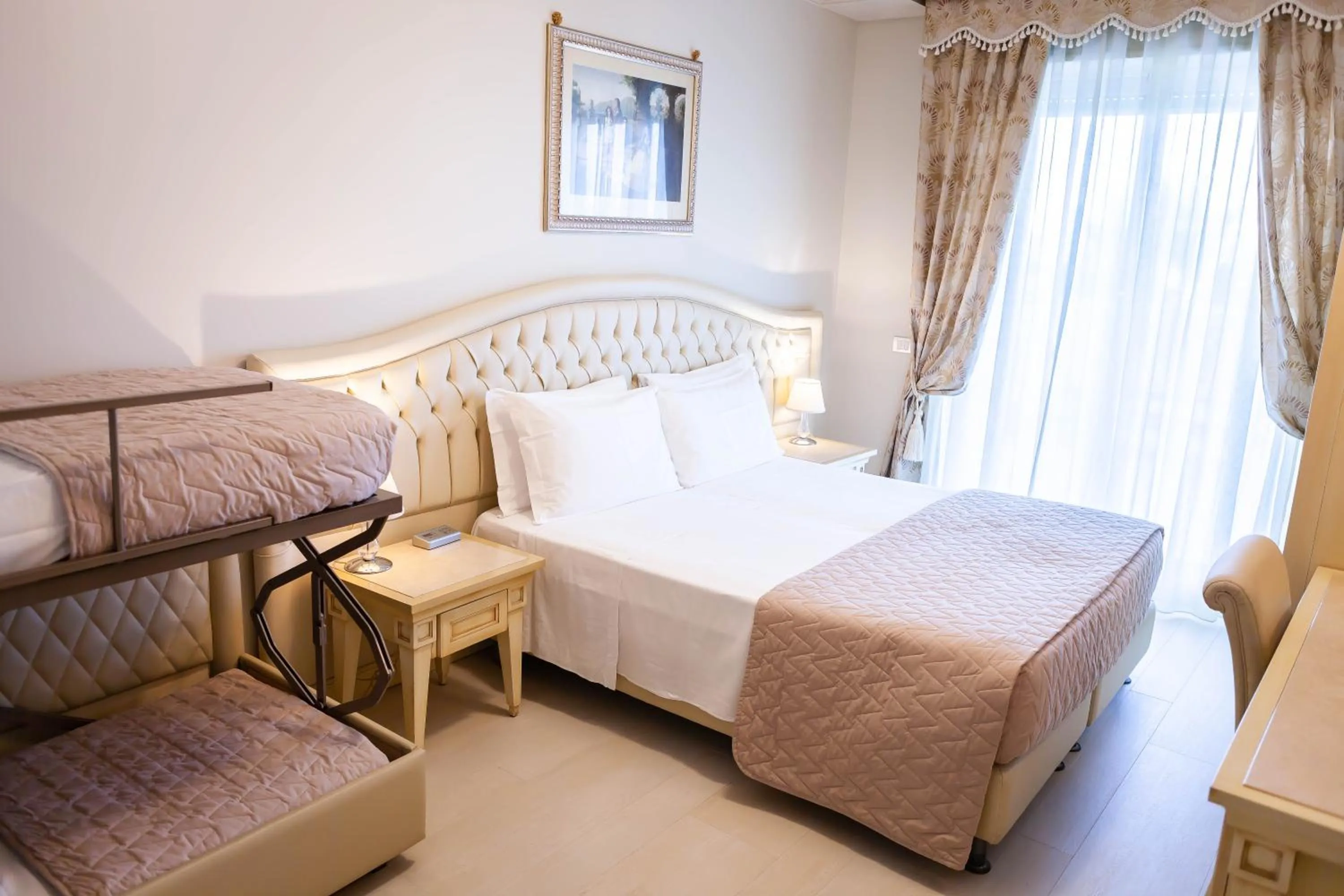 Photo of the whole room, Bed in Hotel Conchiglia