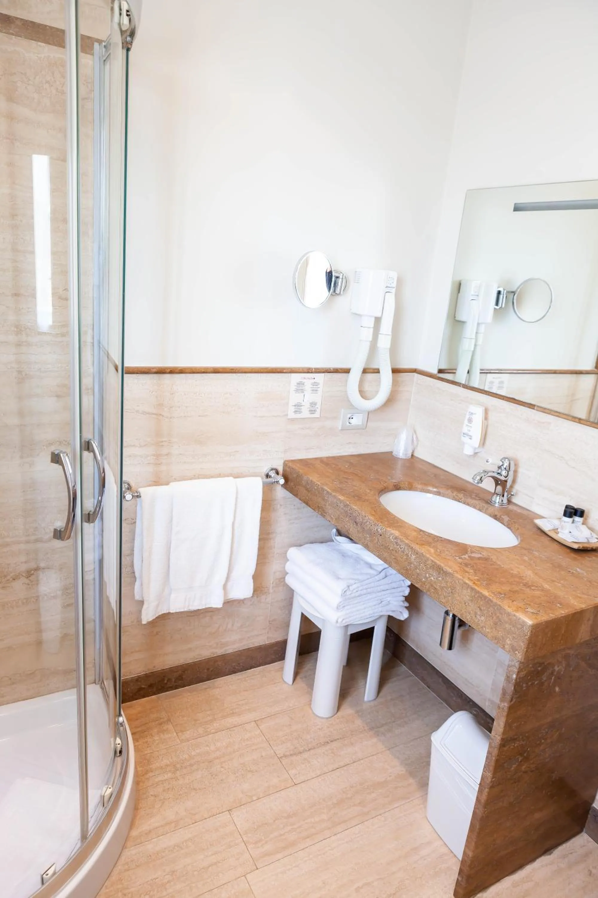 Photo of the whole room in Hotel Conchiglia