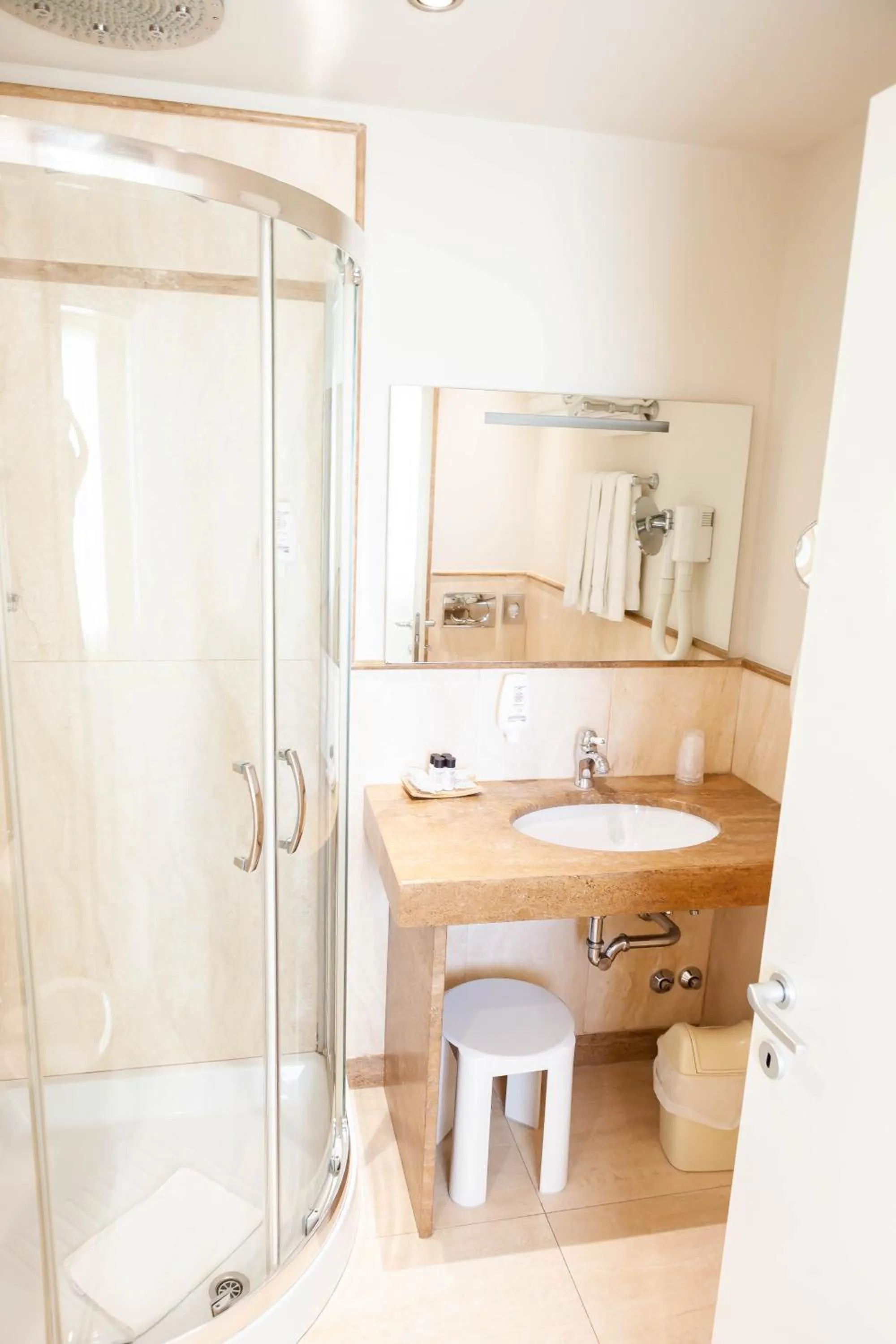 Photo of the whole room in Hotel Conchiglia