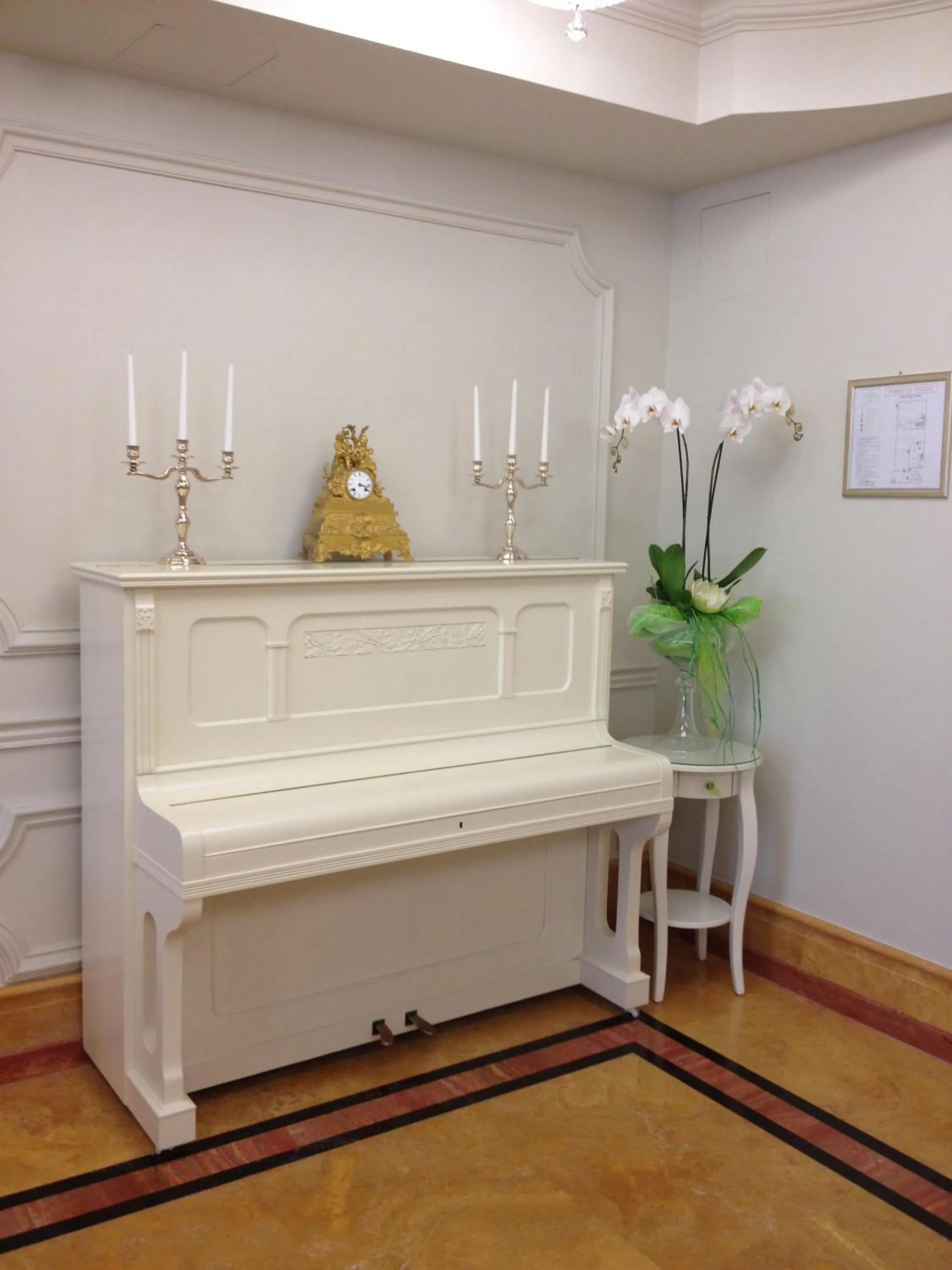 Seating area in Hotel Conchiglia