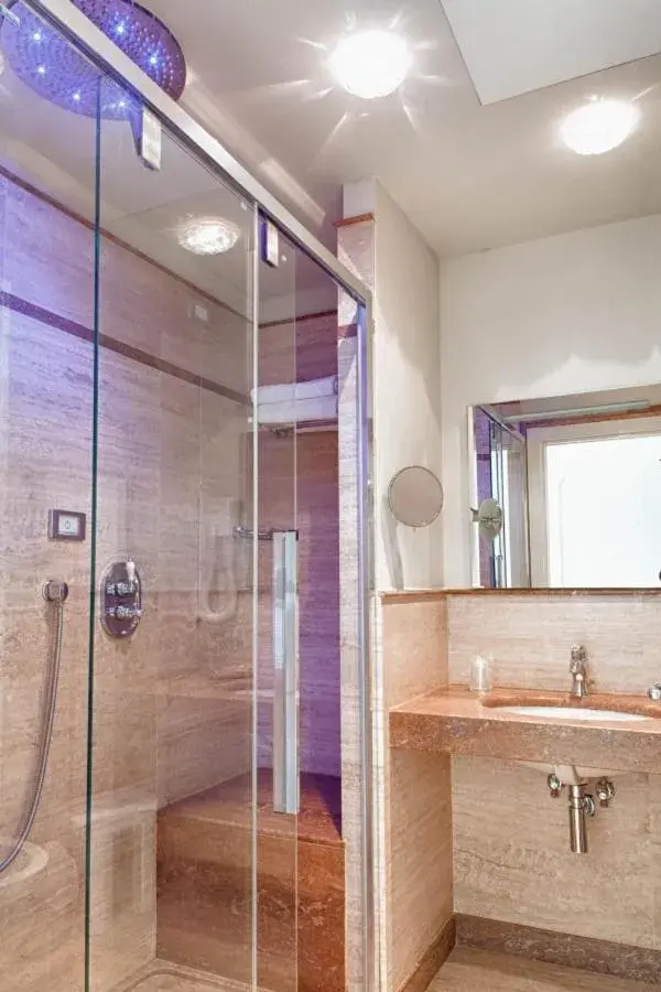 Superior Double or Twin Room with Sea View in Hotel Conchiglia Superior Double or Twin Room with Sea View in Hotel Conchiglia