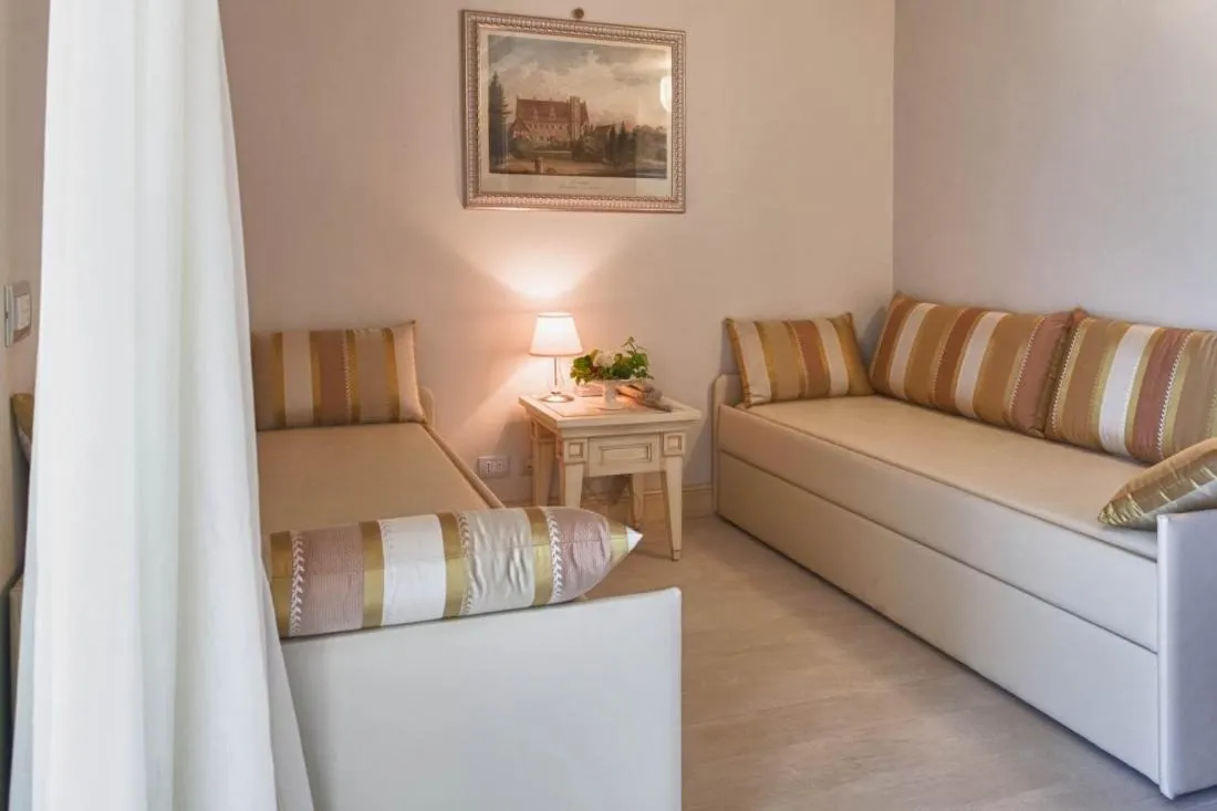 Seating area in Hotel Conchiglia