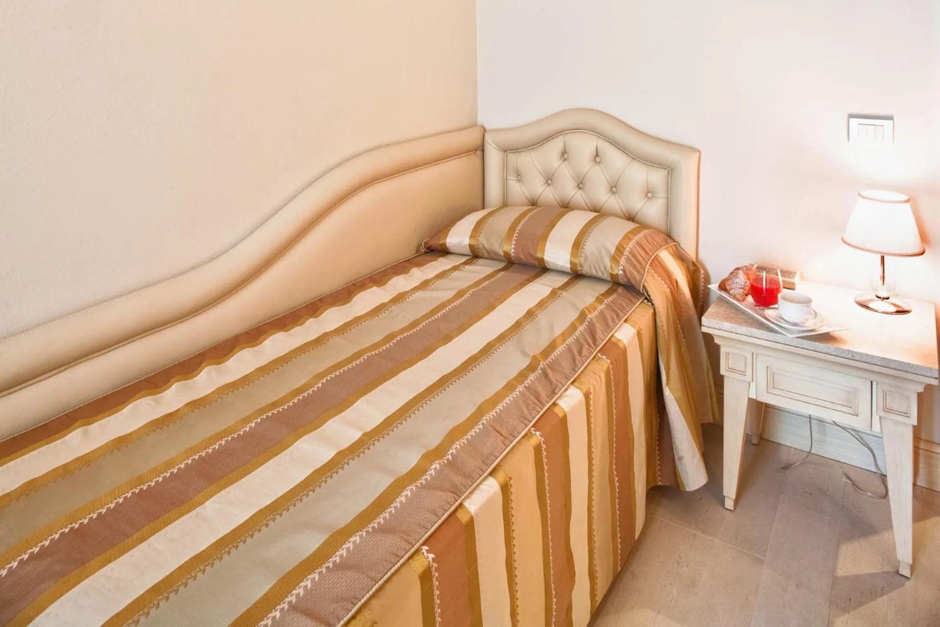 Toilet, Bed in Hotel Conchiglia