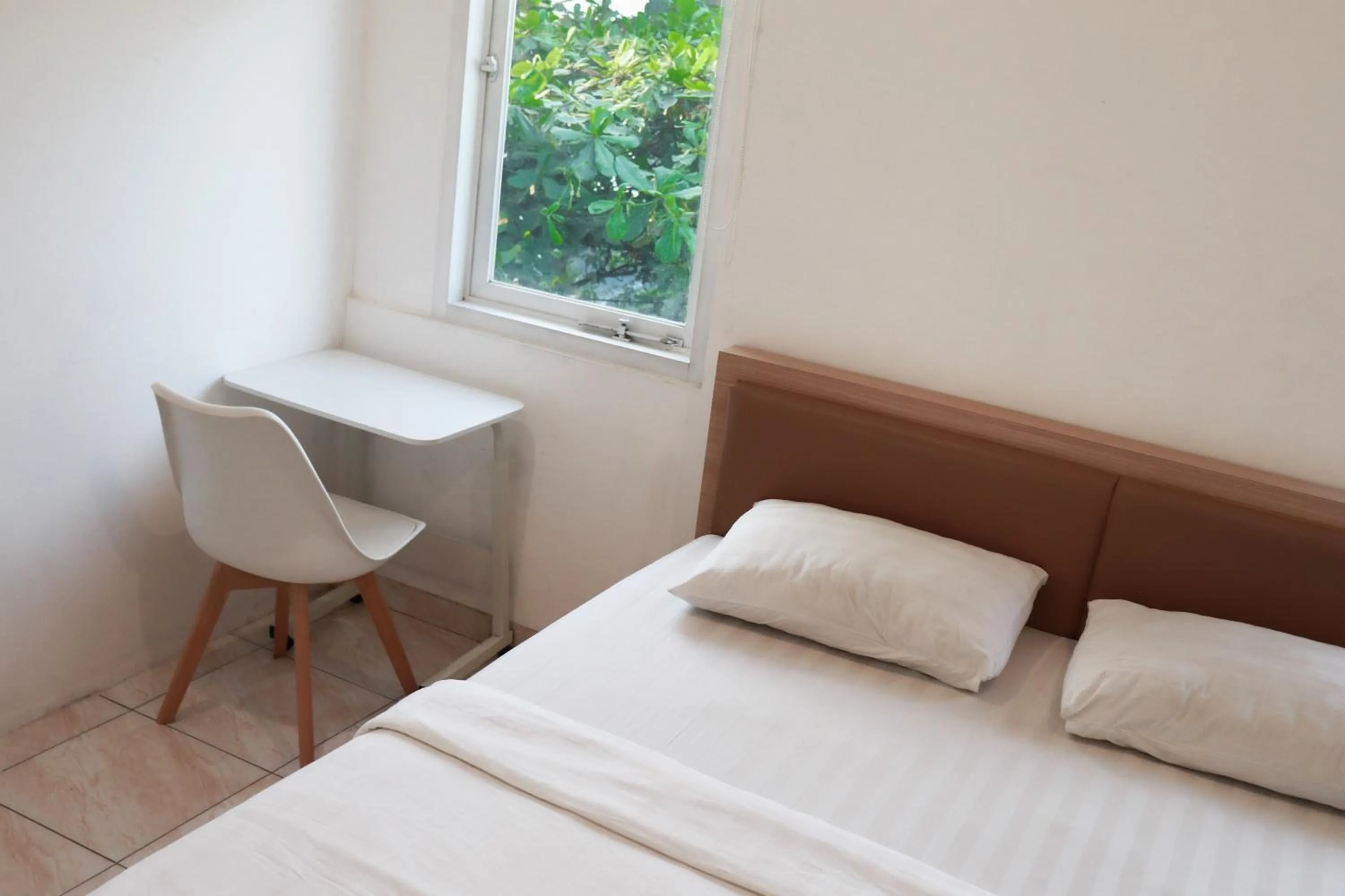 Double Room with Private Bathroom in Best Canggu Hostel