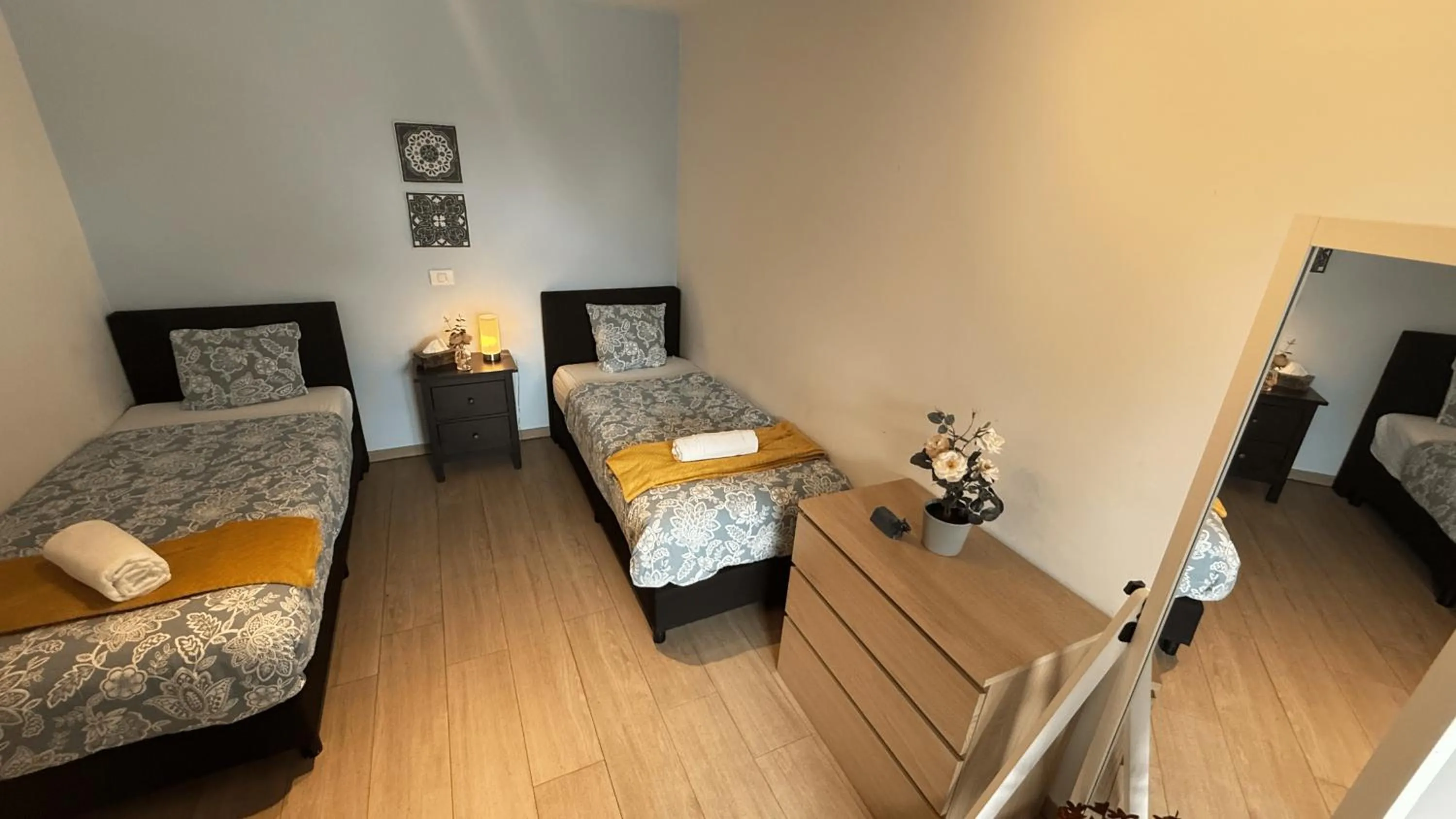 Bed in OneLuxStay near Diamond District