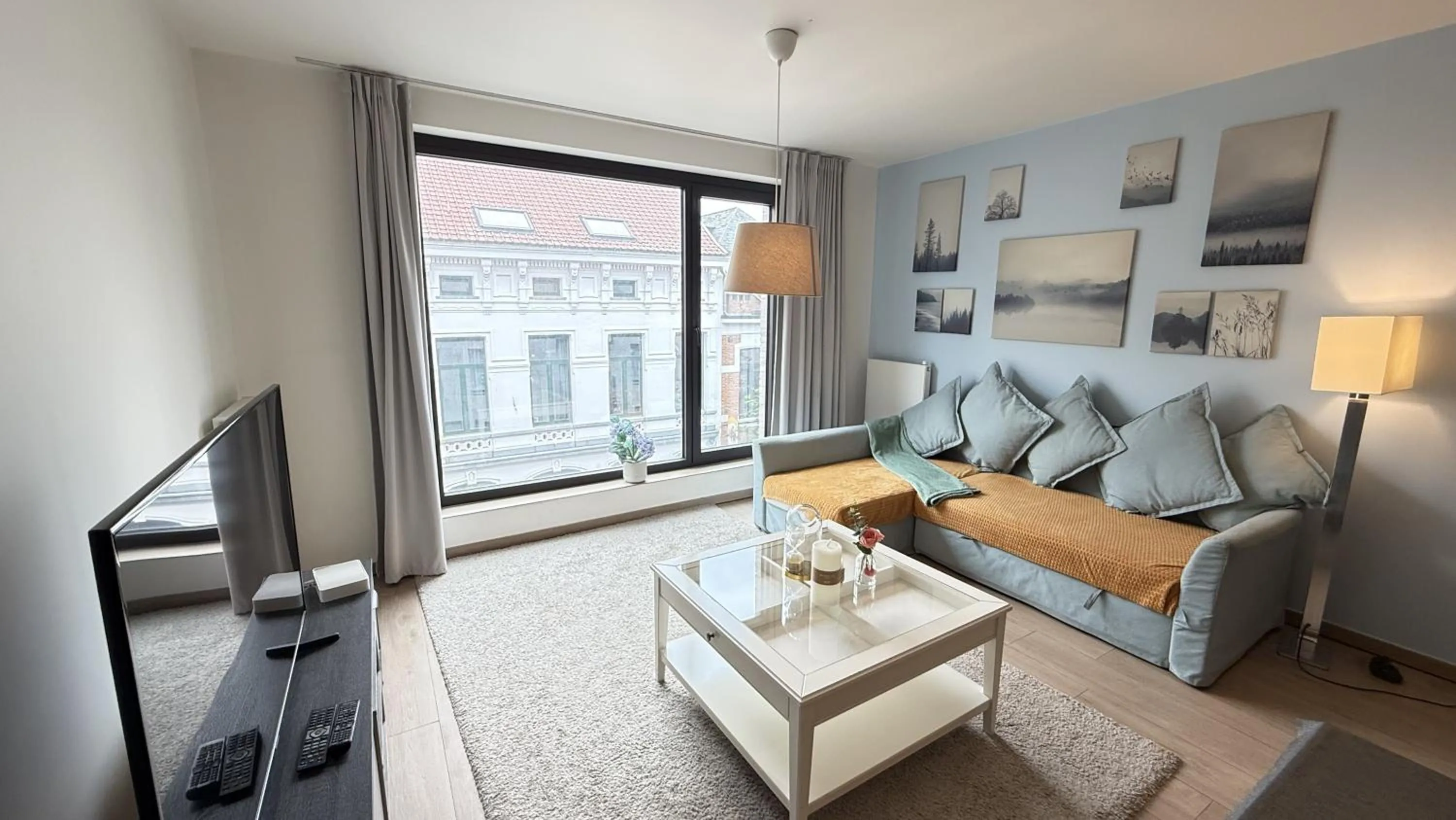 TV and multimedia in OneLuxStay near Diamond District