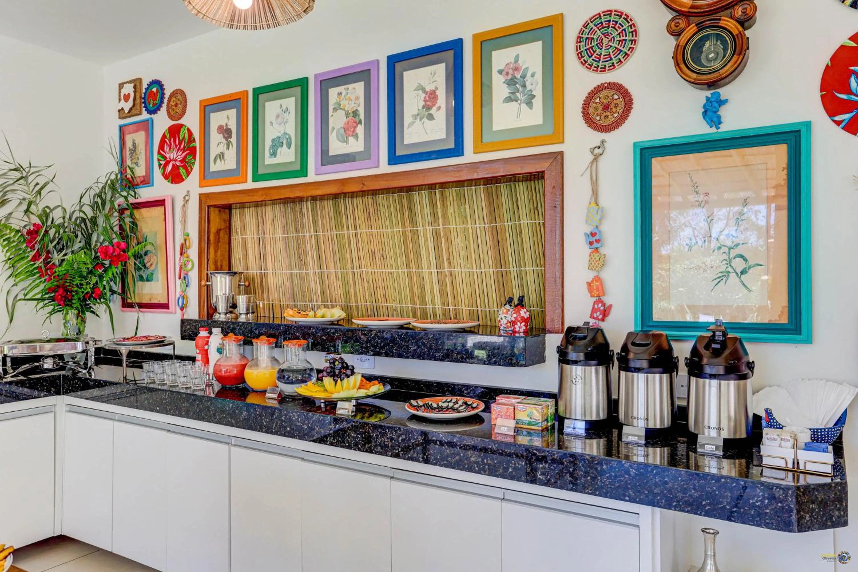 Buffet breakfast in Pousada Céu & Mar de Taipu