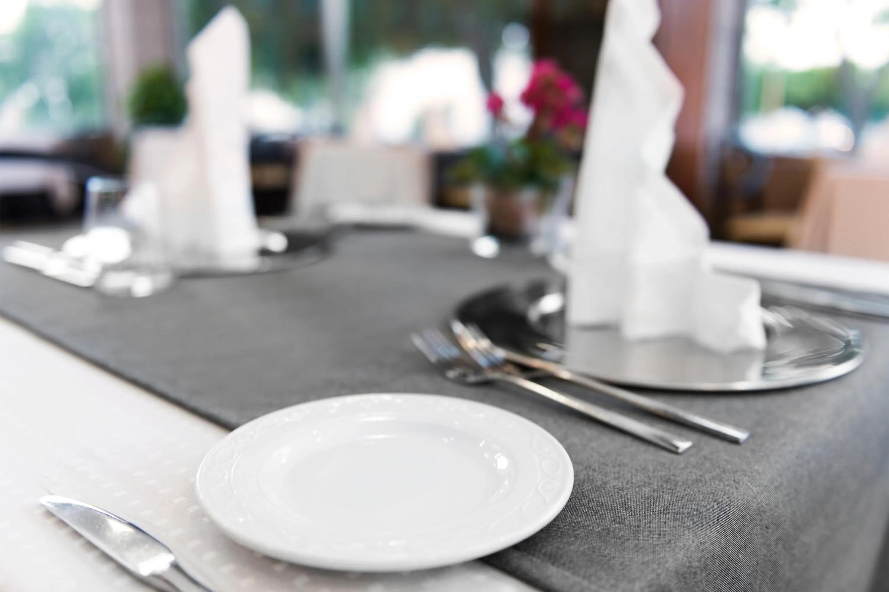 Restaurant/places to eat in Elba Almeria Business & Convention Hotel