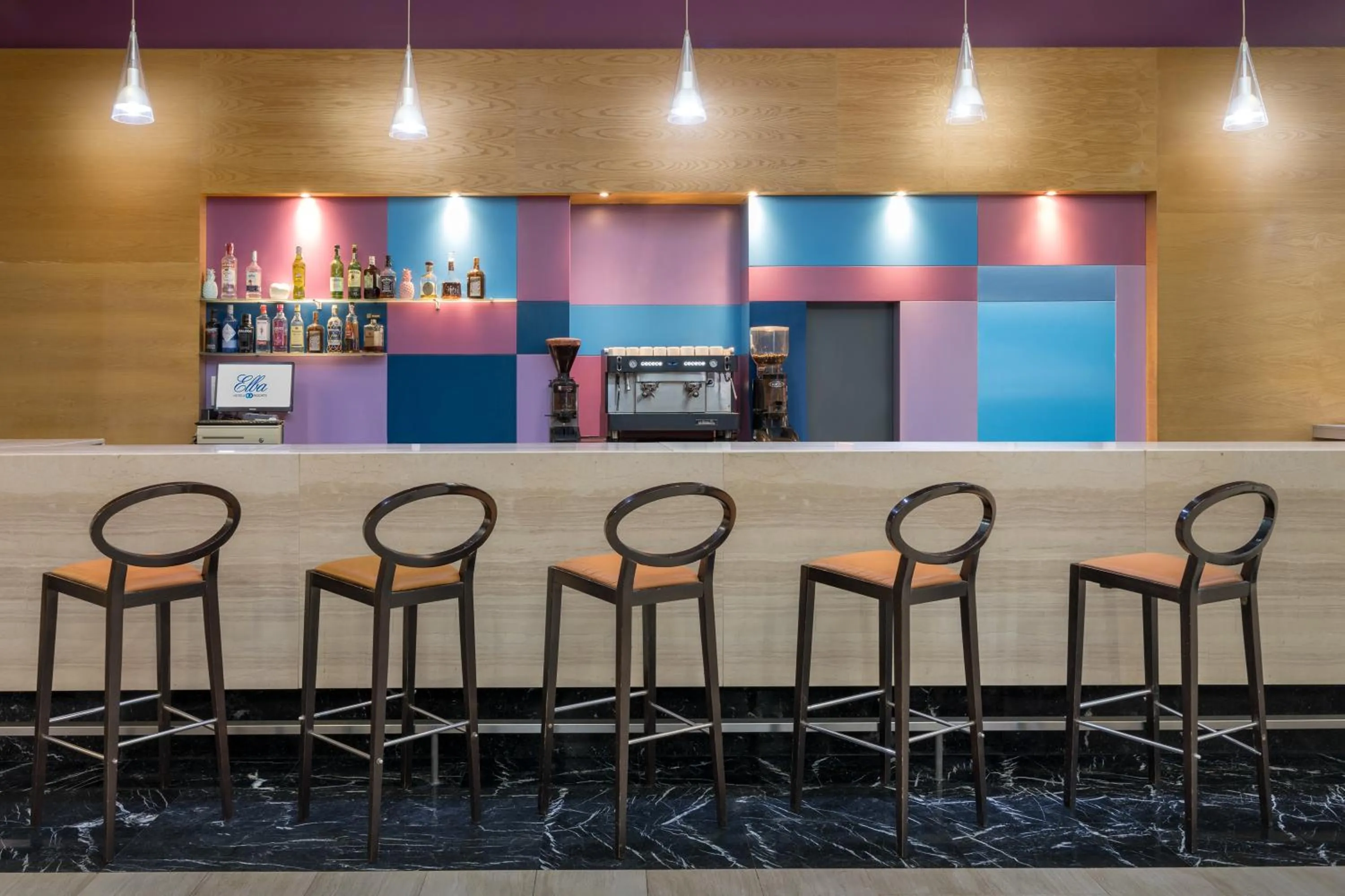 Lounge or bar in Elba Almeria Business & Convention Hotel